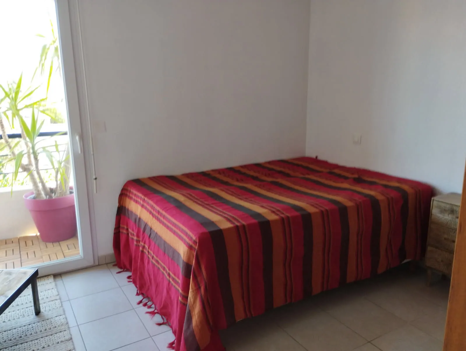 Appartement F2 dernier étage à Saint-Raphaël avec ascenseur et vue dégagée 