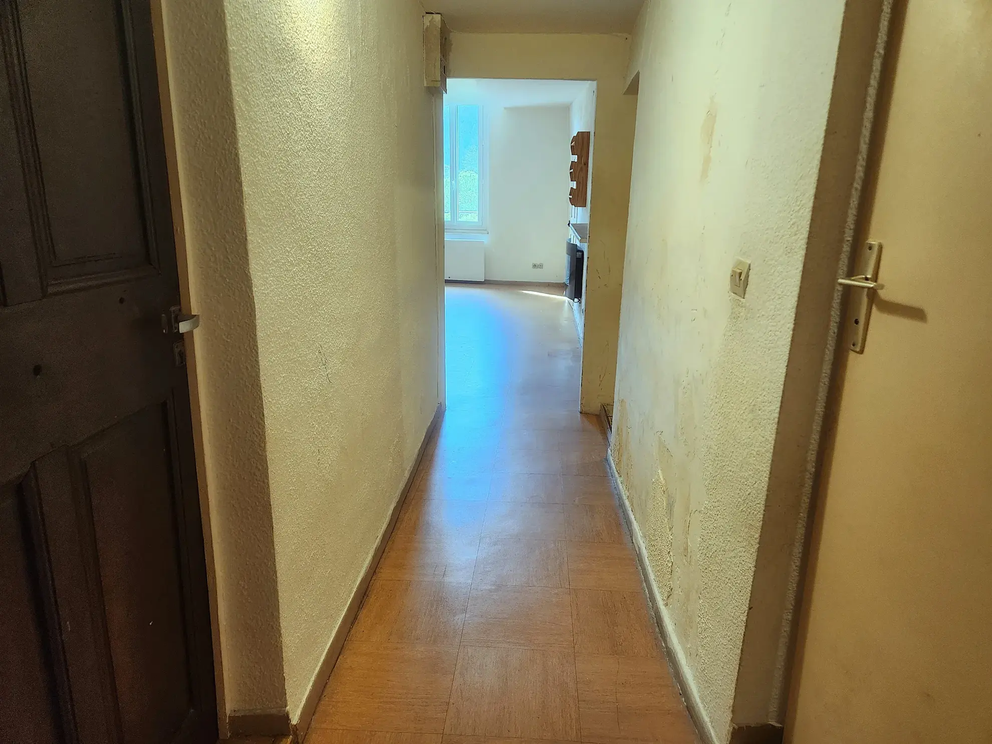 Appartement T2 à fort potentiel en centre-ville de Digne-les-Bains 