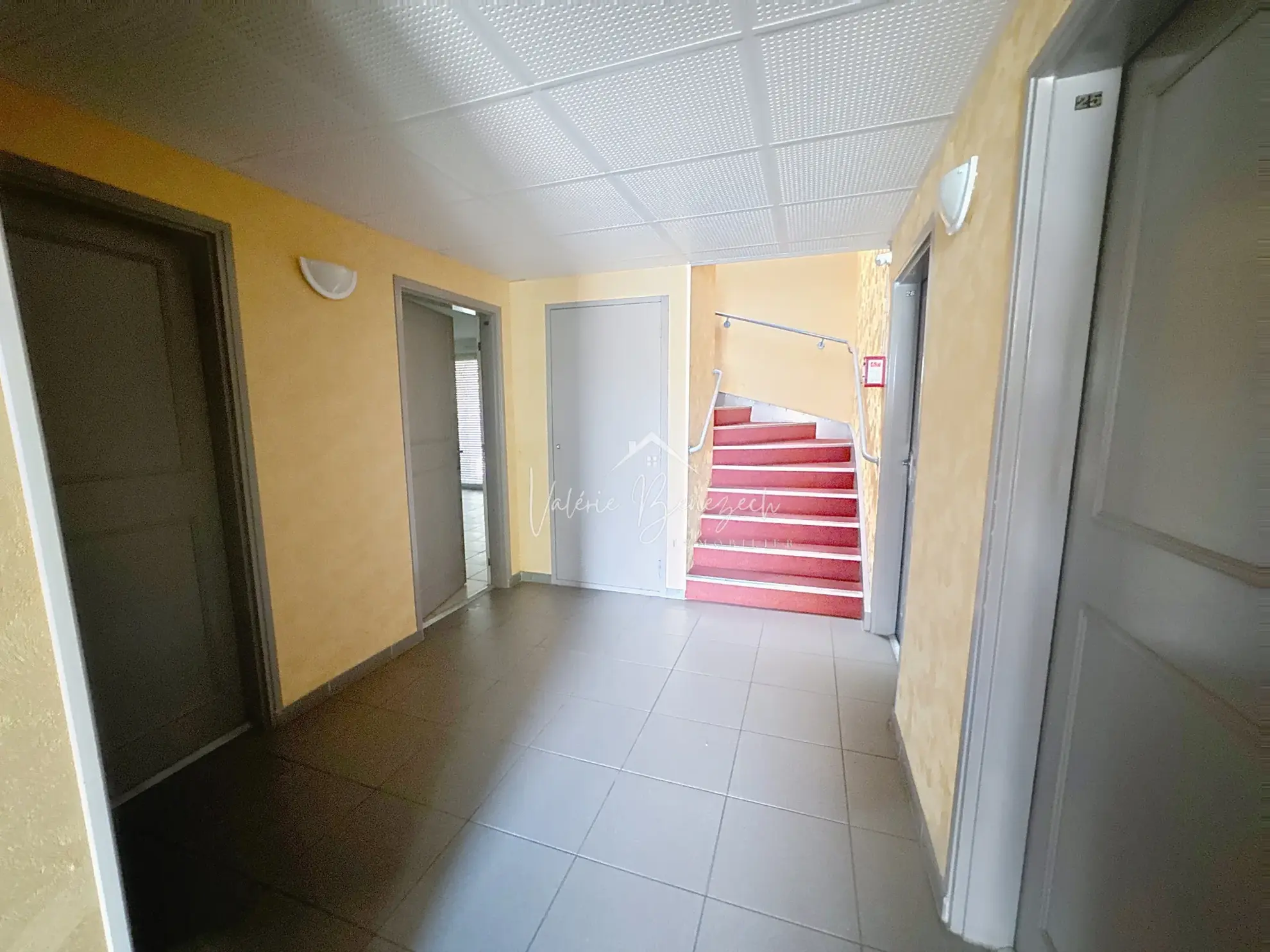 Appartement T3 avec terrasse, jardin et parking à Saint-Affrique 