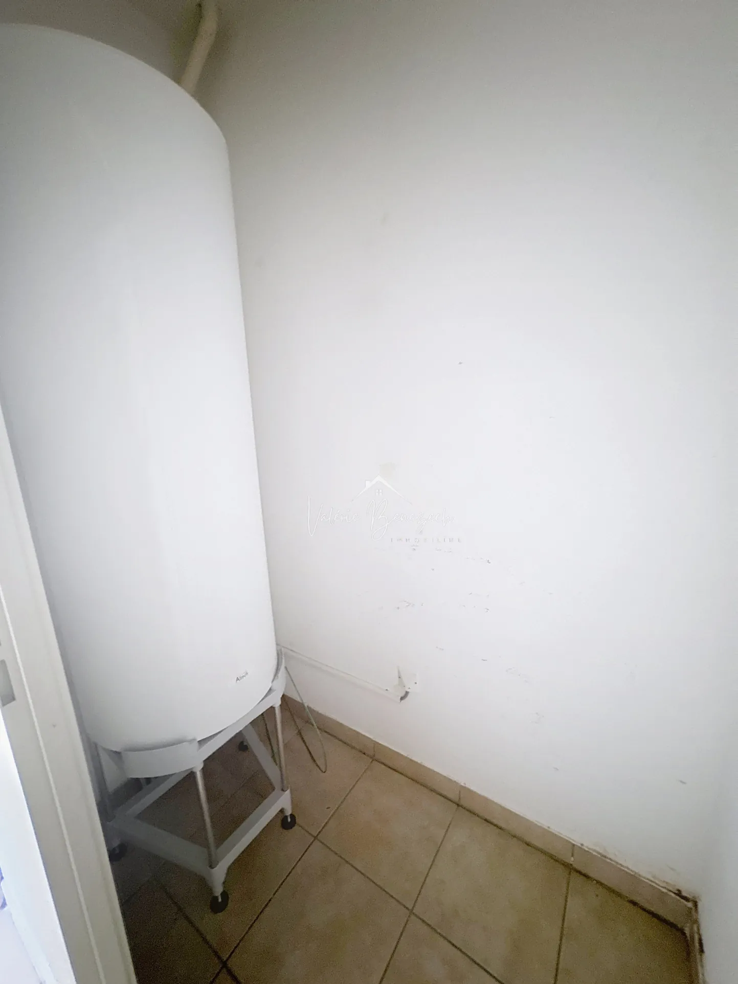 Appartement T3 avec terrasse, jardin et parking à Saint-Affrique 