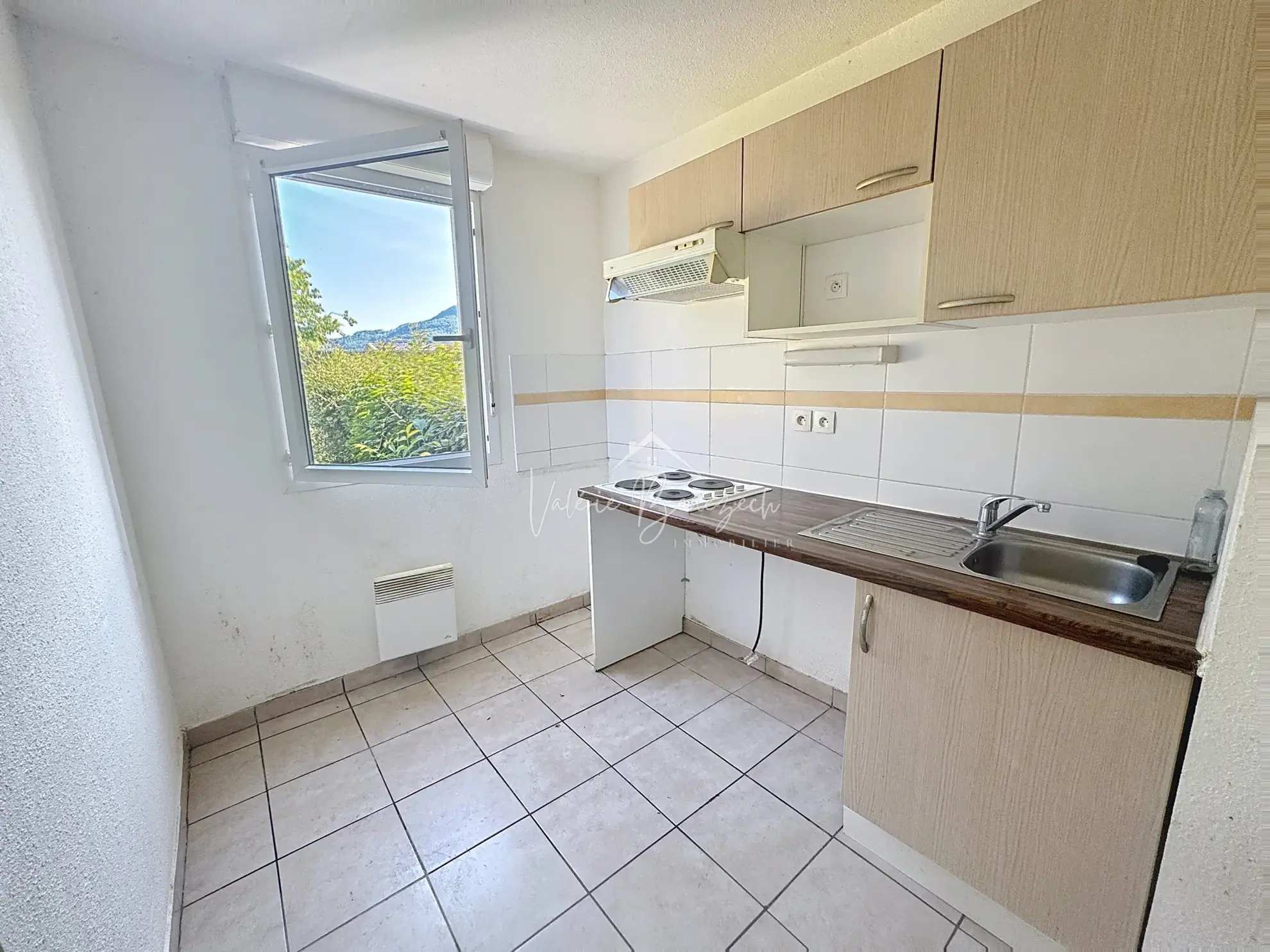 Appartement T3 avec terrasse, jardin et parking à Saint-Affrique 