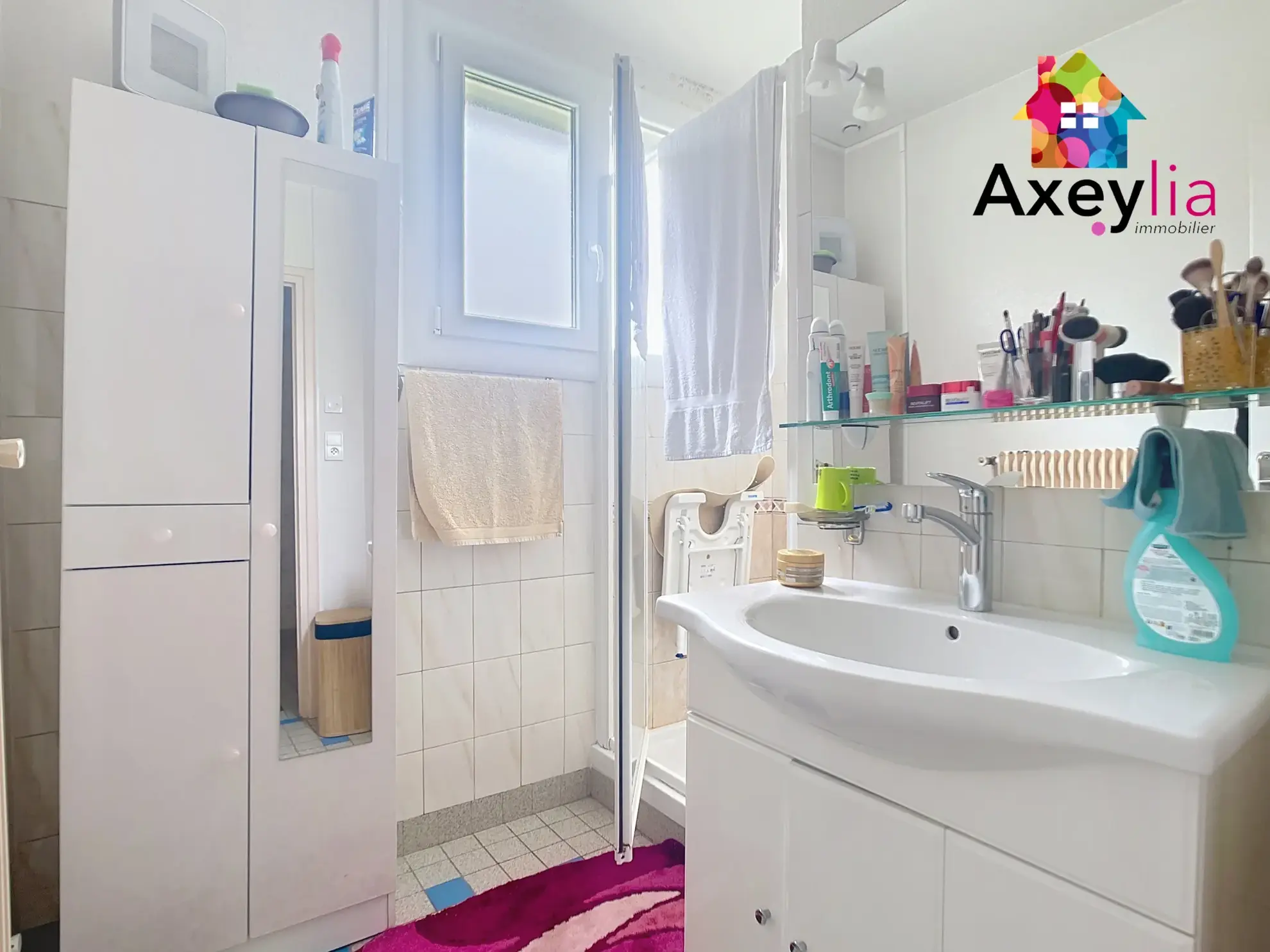 Maison familiale avec grand terrain et vue dégagée à Saint-Vincent-de-Boisset 