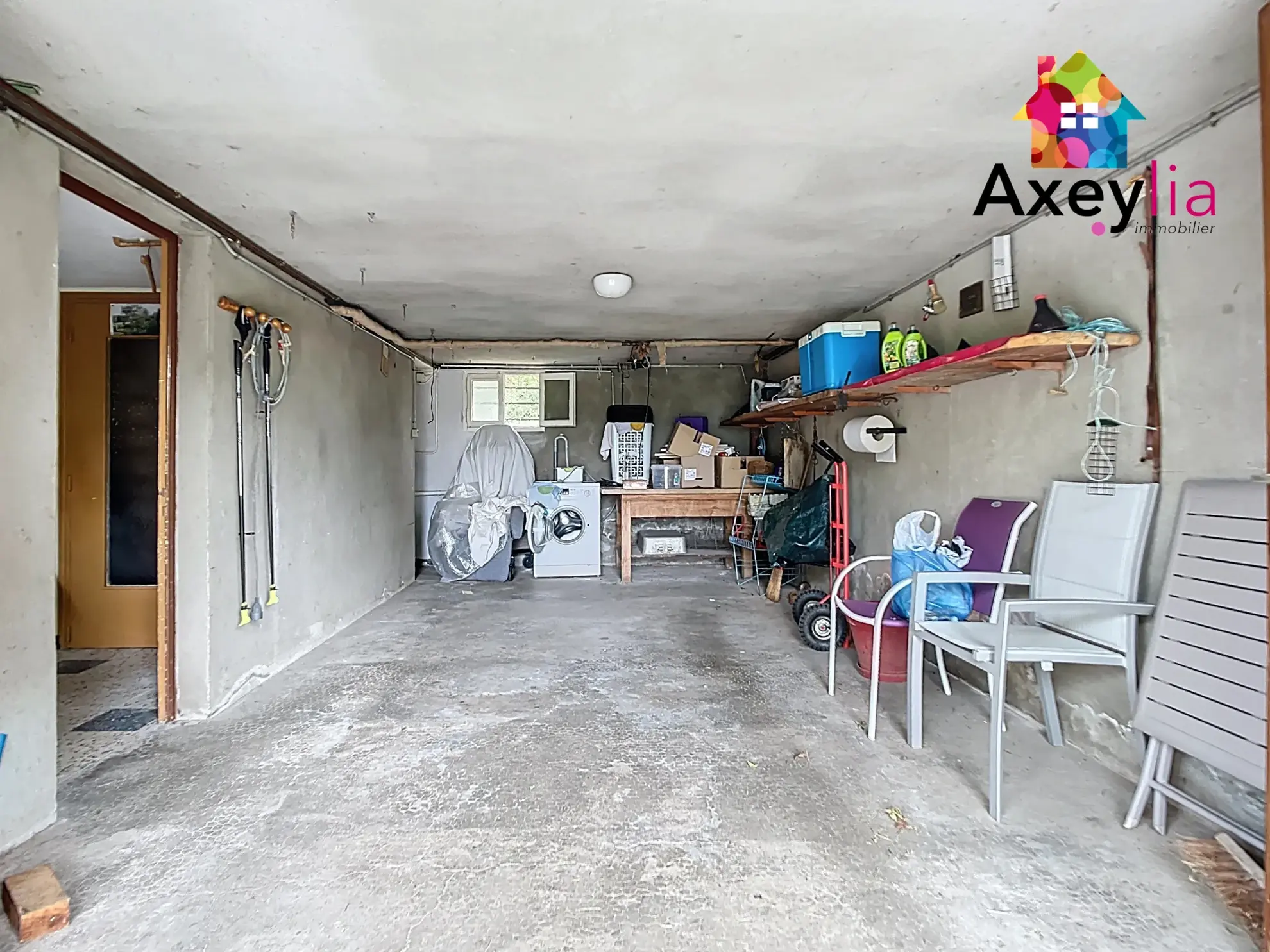 Maison familiale avec grand terrain et vue dégagée à Saint-Vincent-de-Boisset 