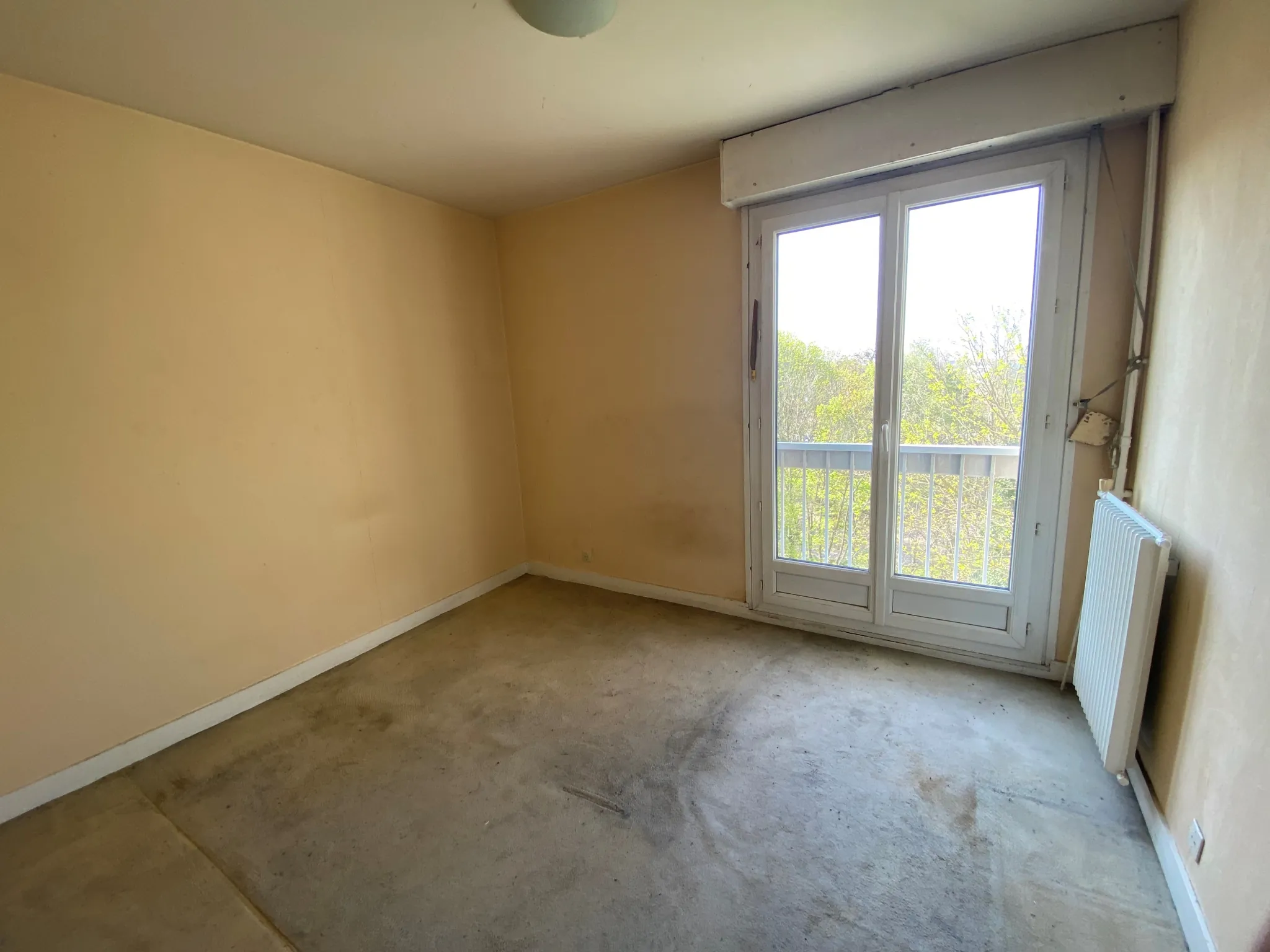 Appartement 4 pièces à vendre à Évry-Courcouronnes, 77 m² avec parking et cave 