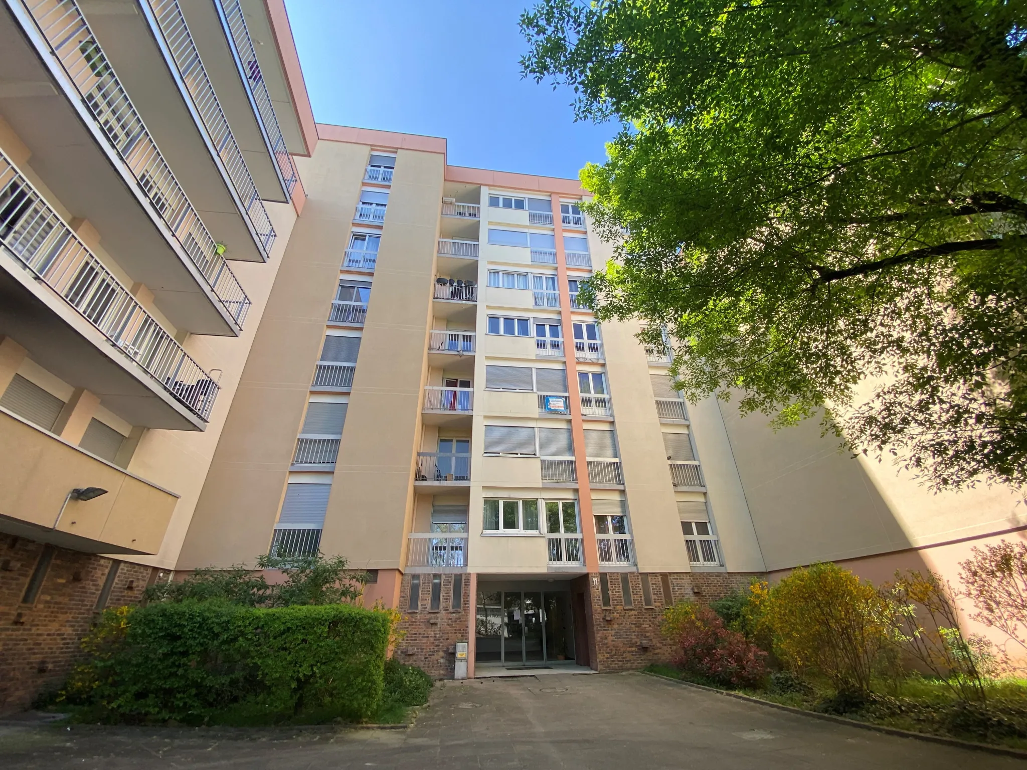 Appartement 4 pièces à vendre à Évry-Courcouronnes, 77 m² avec parking et cave