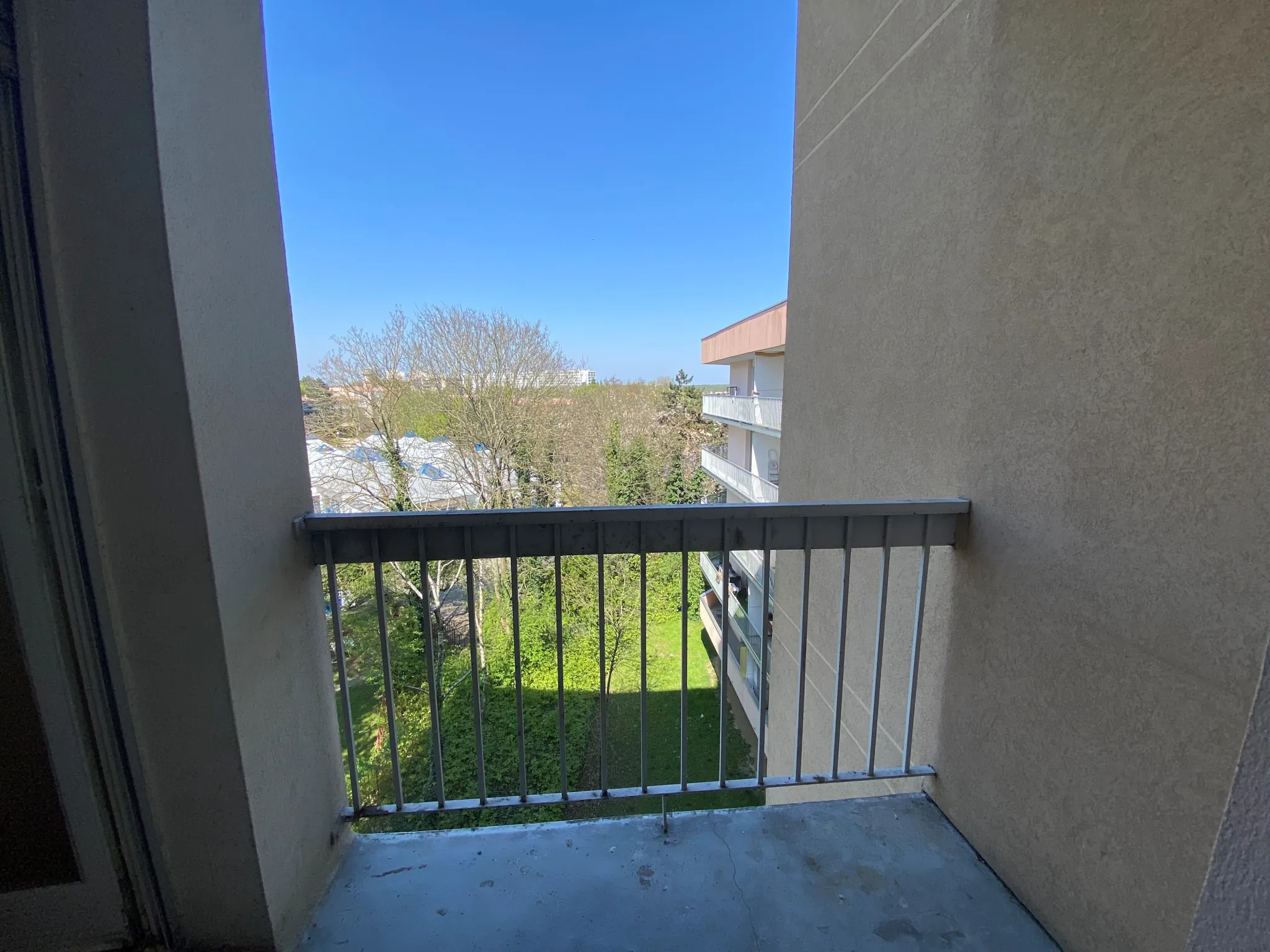 Appartement 4 pièces à vendre à Évry-Courcouronnes, 77 m² avec parking et cave 