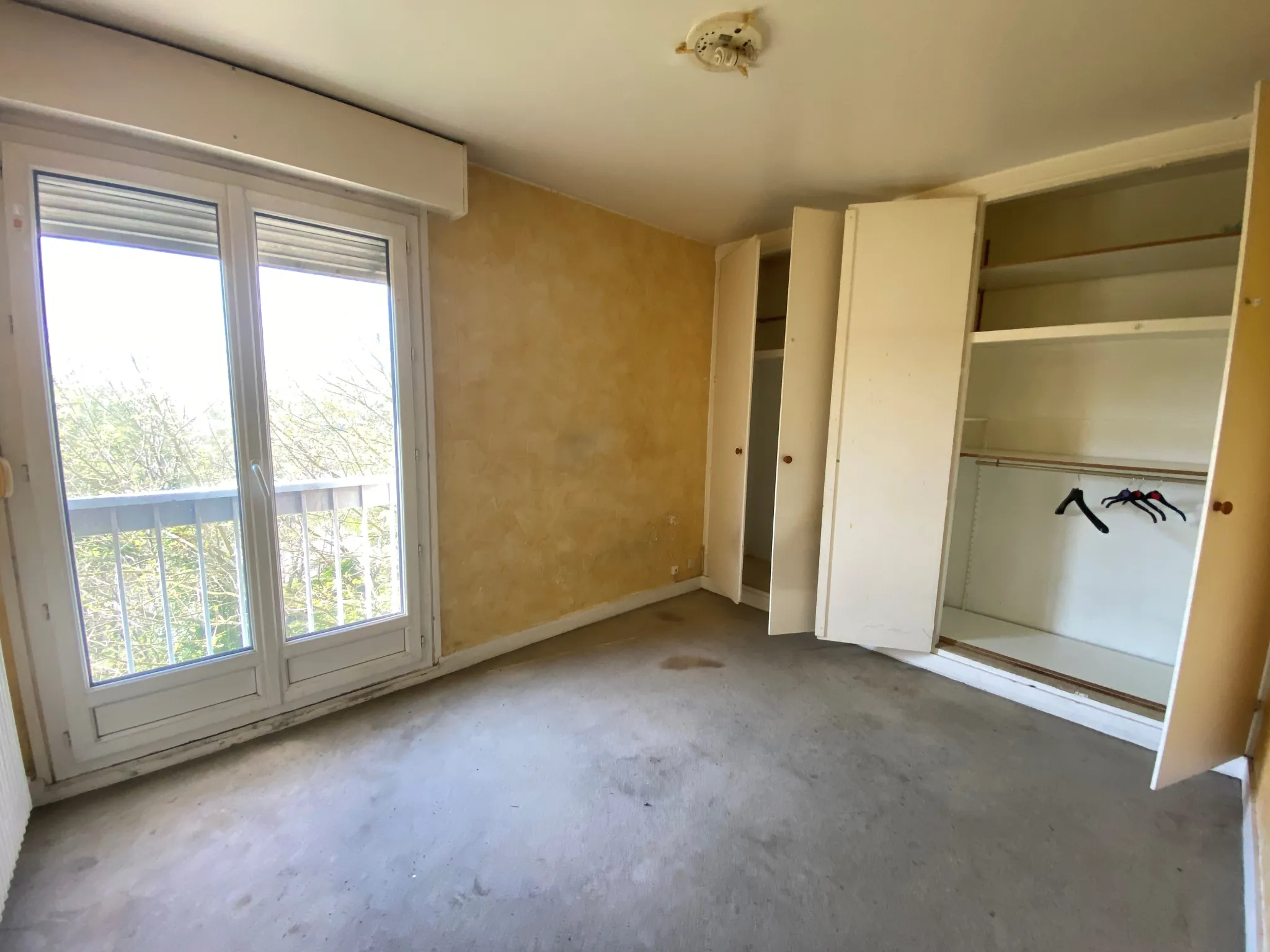 Appartement 4 pièces à vendre à Évry-Courcouronnes, 77 m² avec parking et cave 