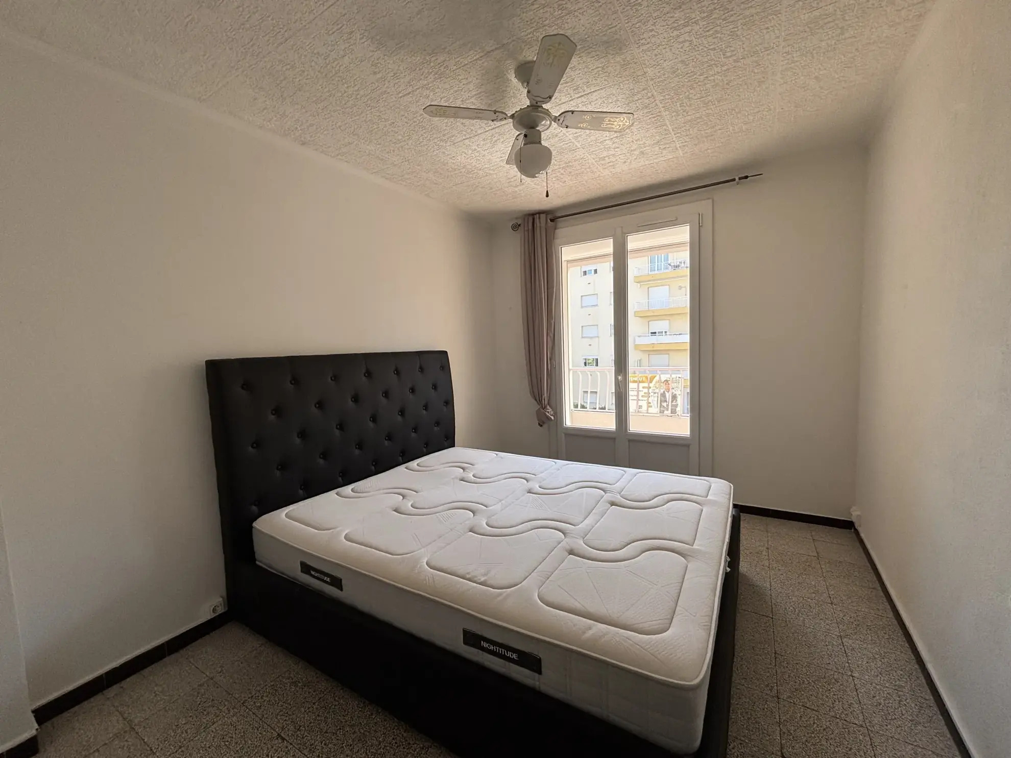 Appartement 3 pièces de 56,91 m² à Fréjus à 500m des plages 