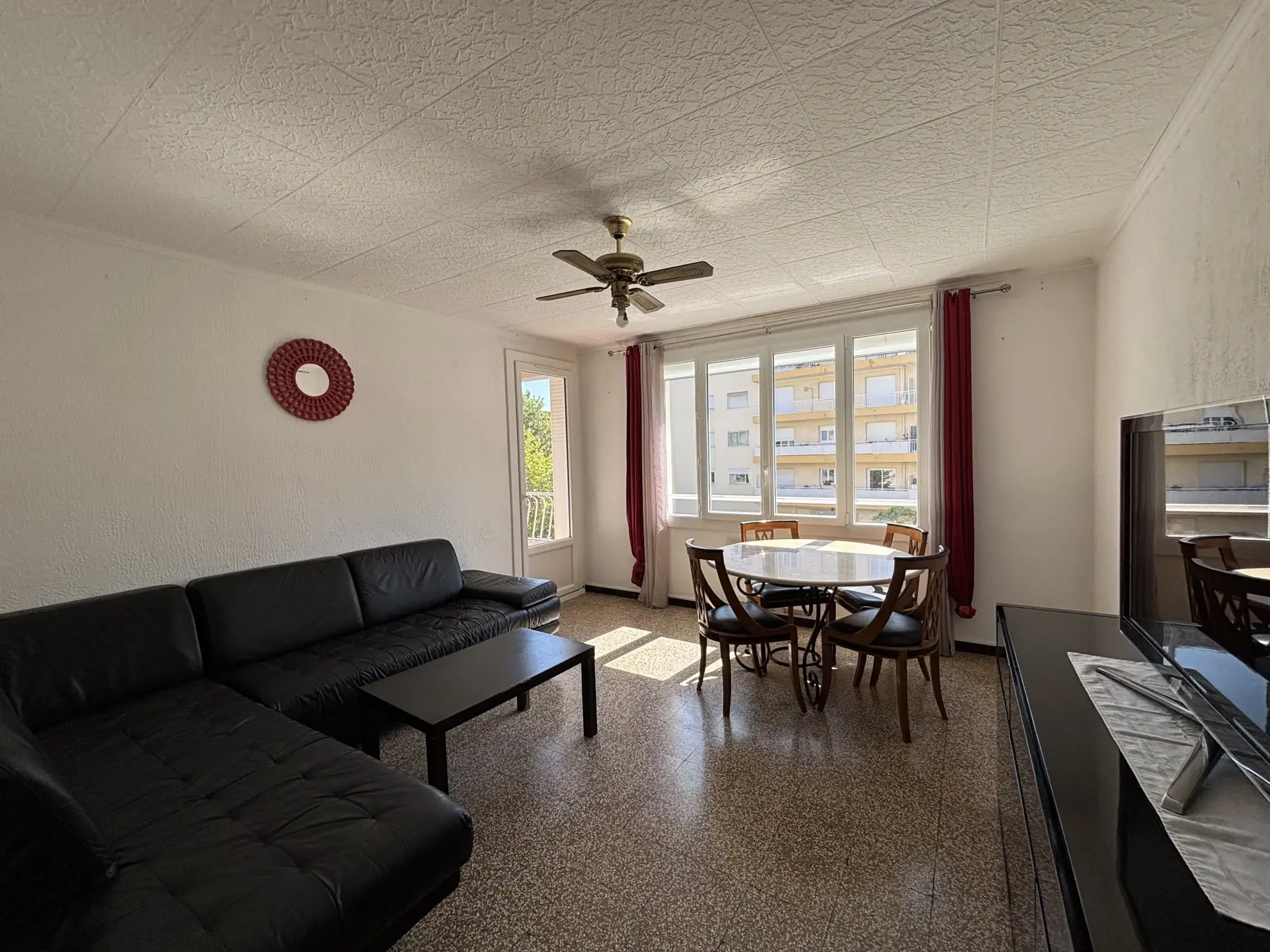 Appartement 3 pièces de 56,91 m² à Fréjus à 500m des plages 