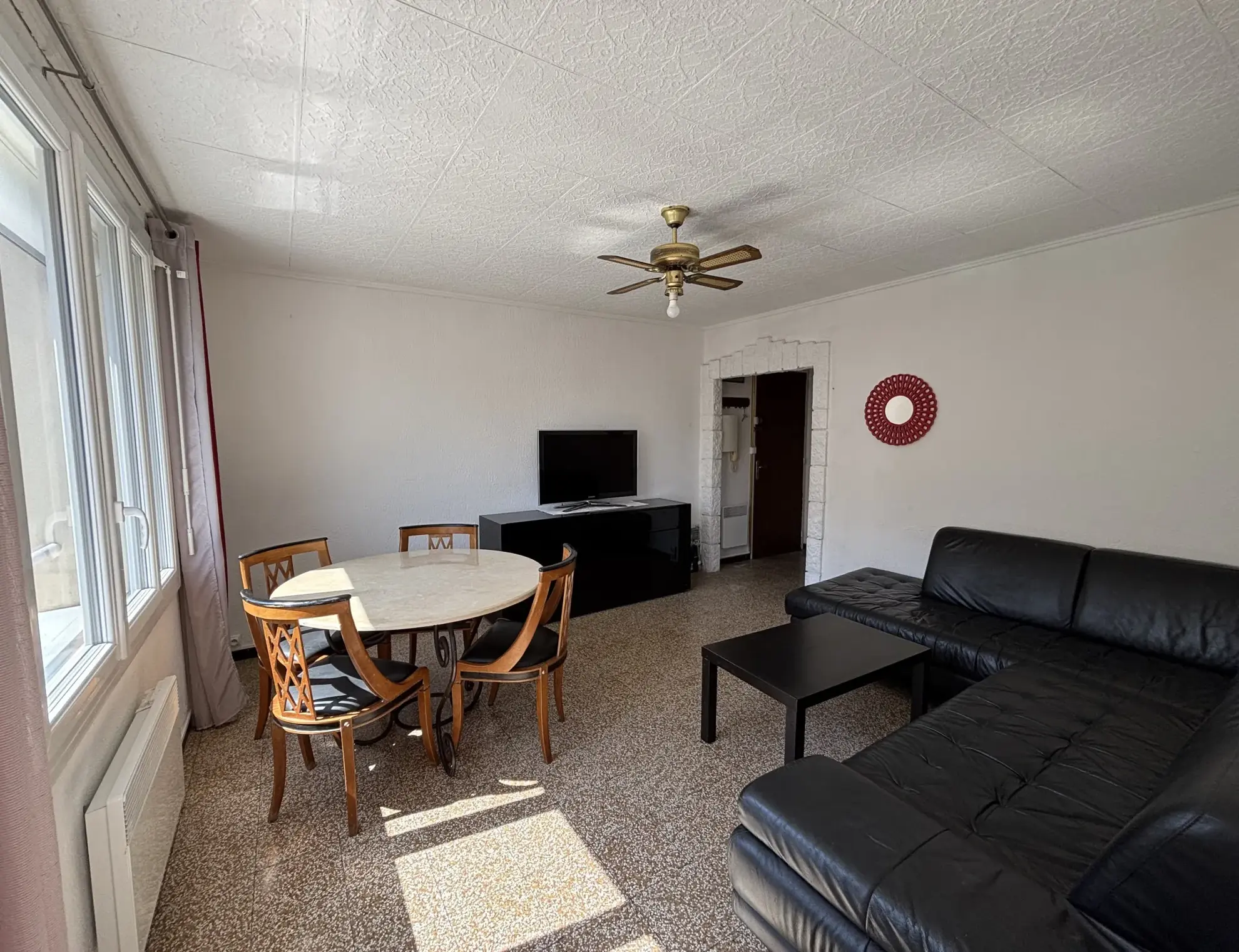 Appartement 3 pièces de 56,91 m² à Fréjus à 500m des plages 