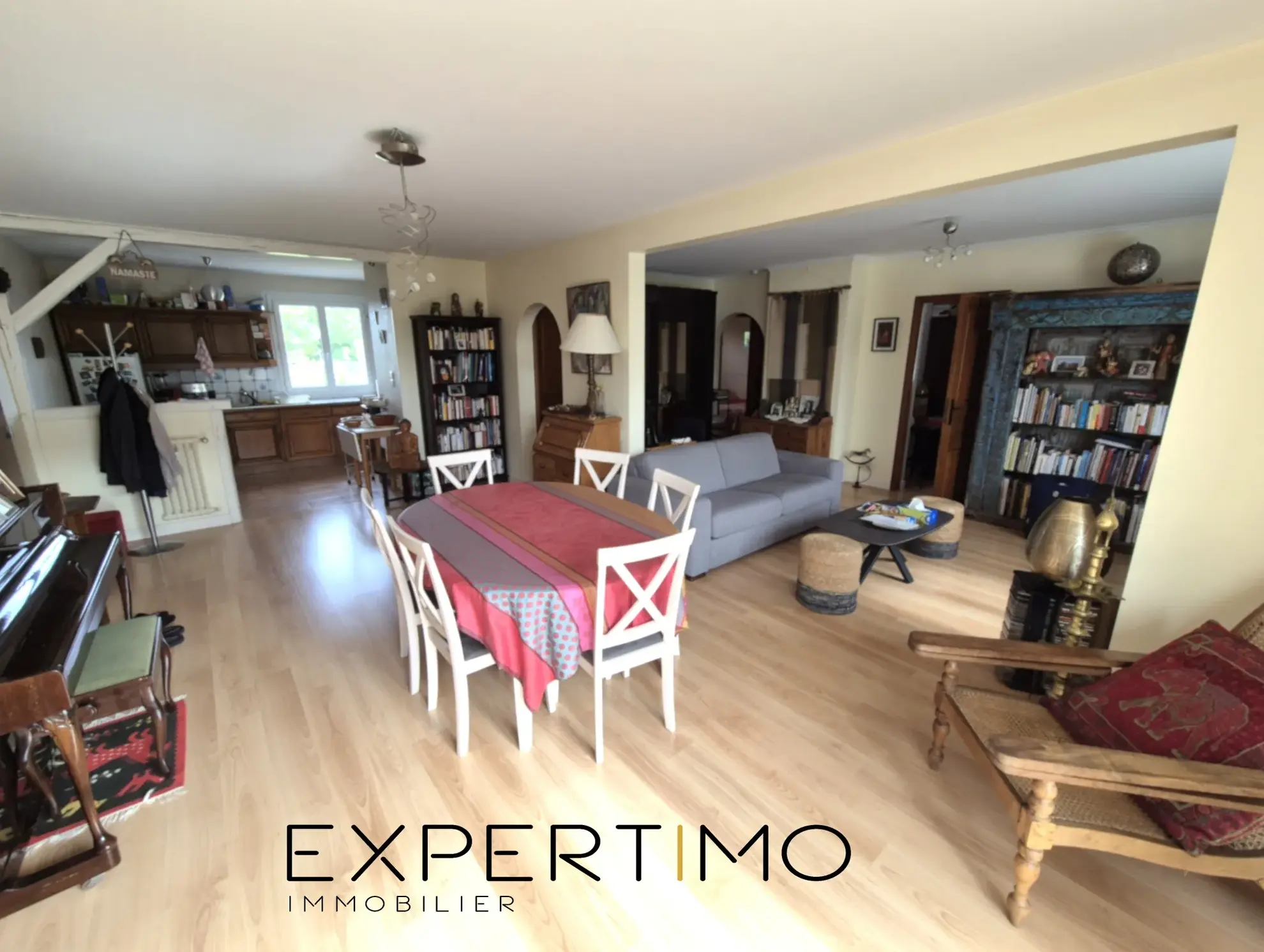 Appartement T5 lumineux de 91 m² avec cave et parking à Poitiers 