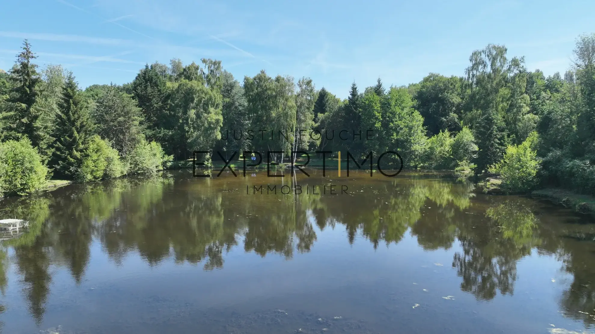Terrain de loisir de 20 947 m² à Lombron avec étang, eau et électricité 