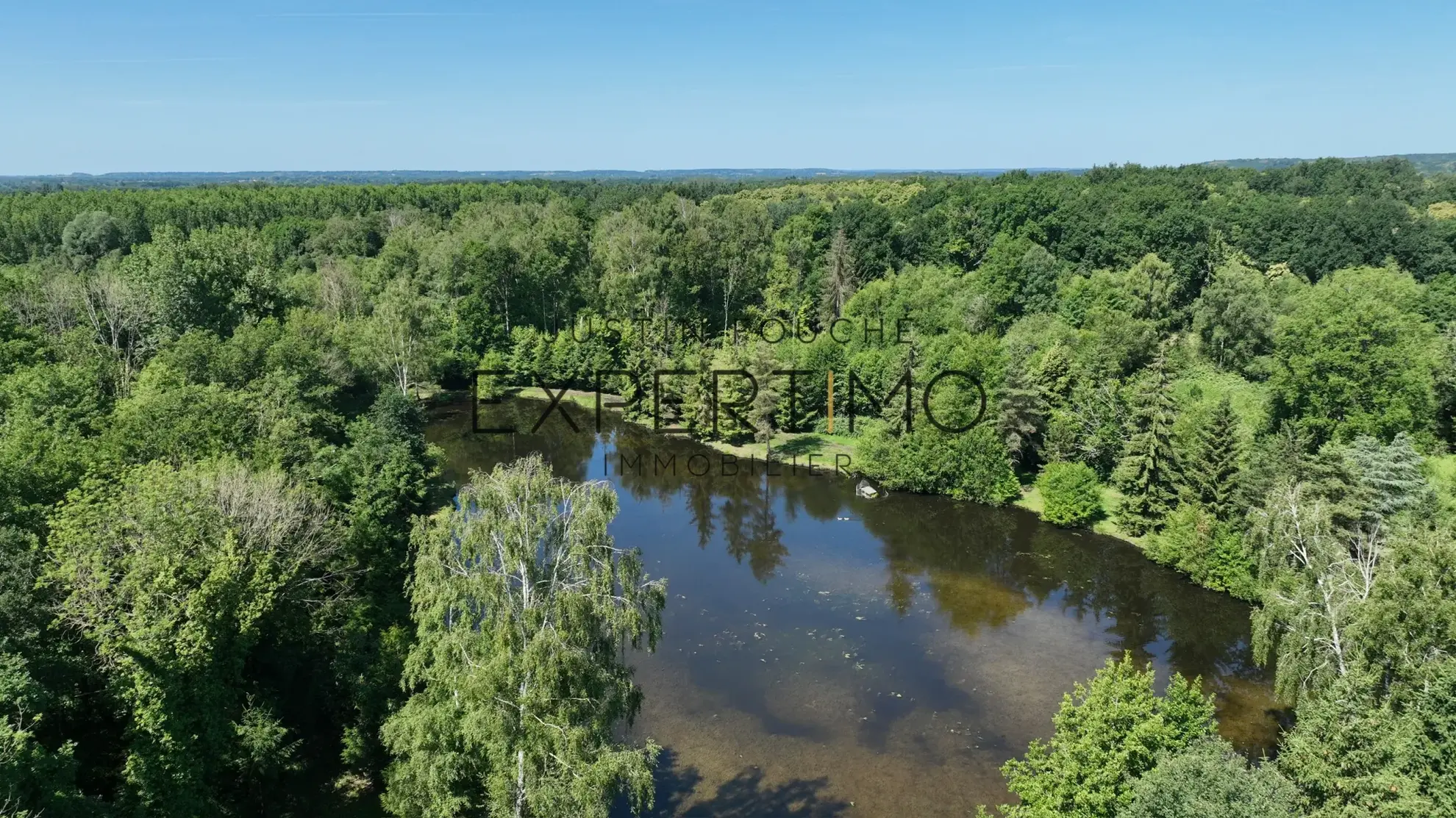 Terrain de loisir de 20 947 m² à Lombron avec étang, eau et électricité 