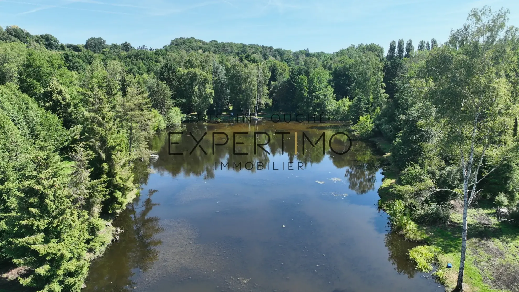 Terrain de loisir de 20 947 m² à Lombron avec étang, eau et électricité 