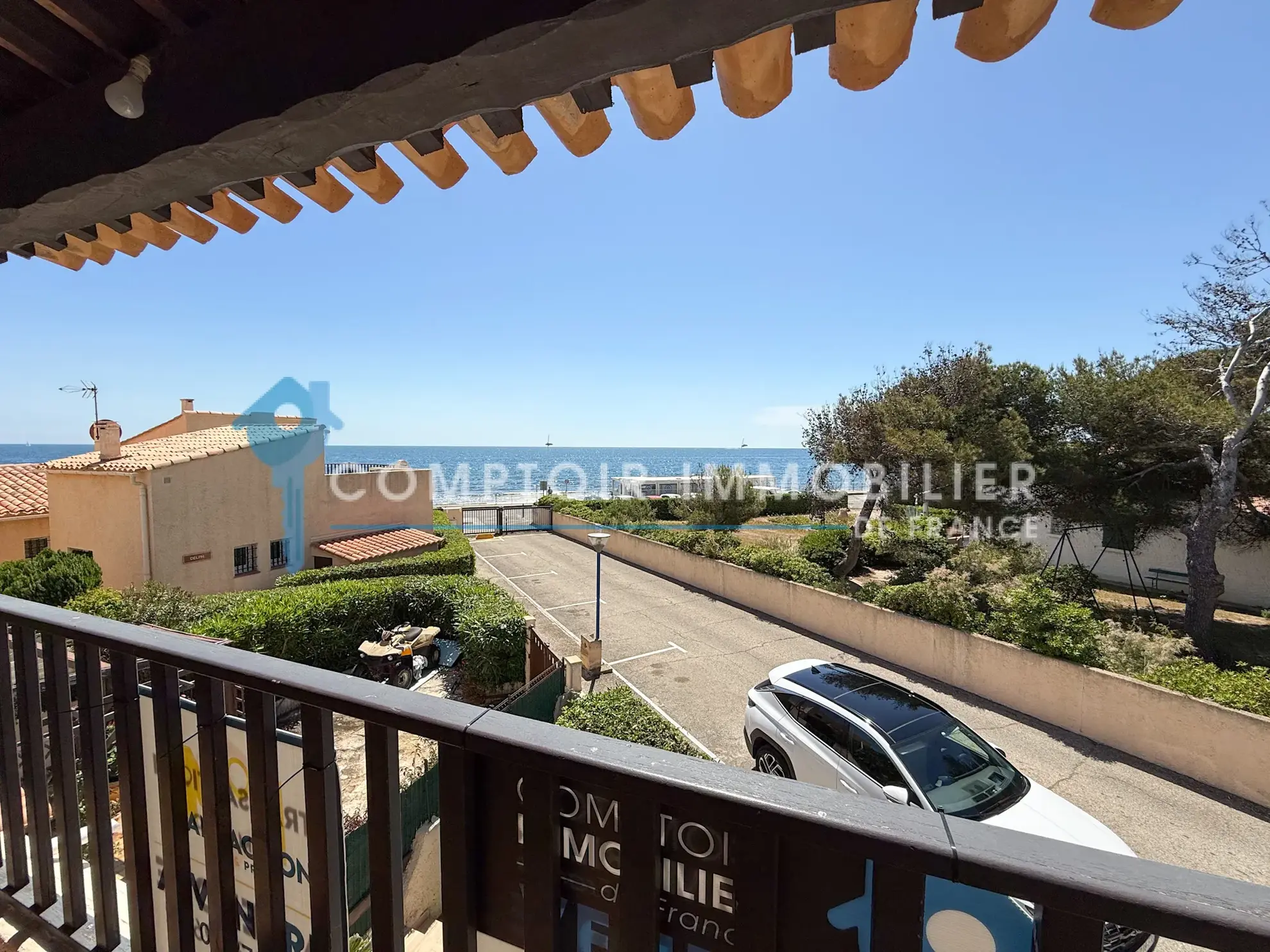Appartement T2 en front de mer avec balcon et parking à Sausset-les-Pins