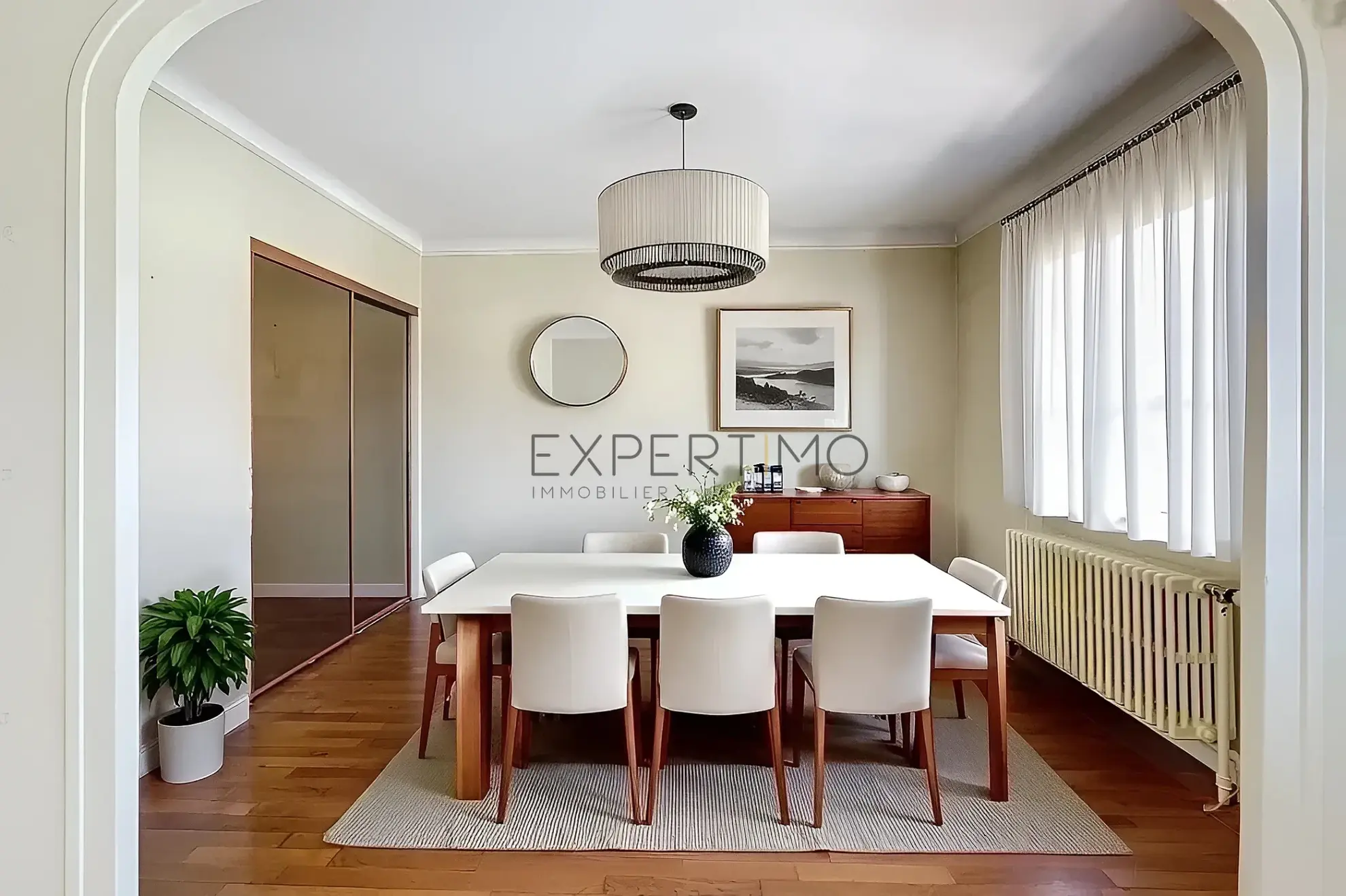 Maison familiale avec jardin en vente à Châtenoy-le-Royal, idéale pour famille, proche écoles et commerces 