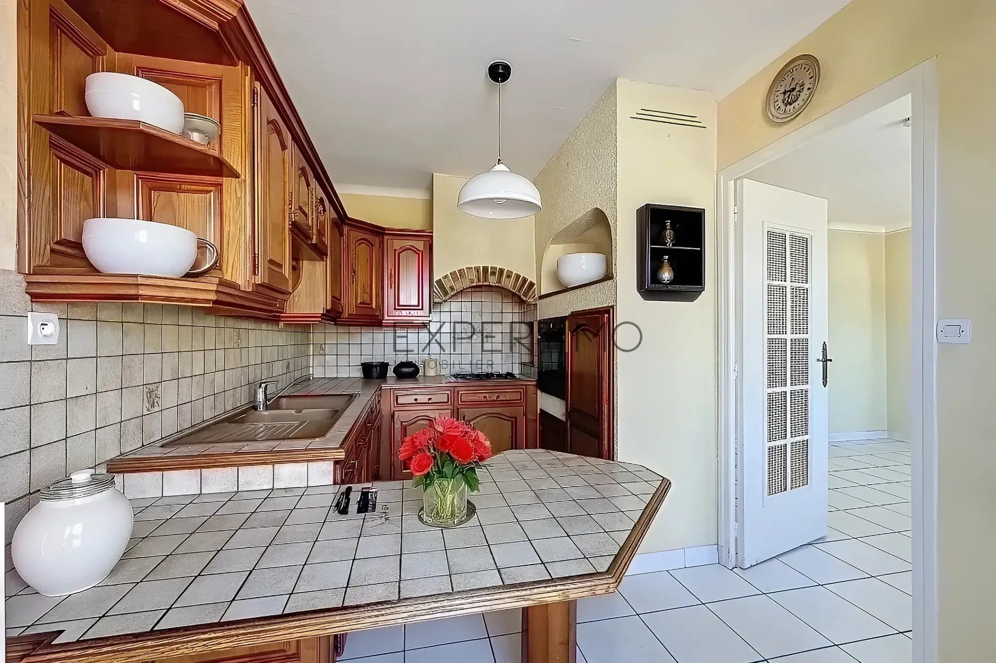 Maison familiale avec jardin en vente à Châtenoy-le-Royal, idéale pour famille, proche écoles et commerces 