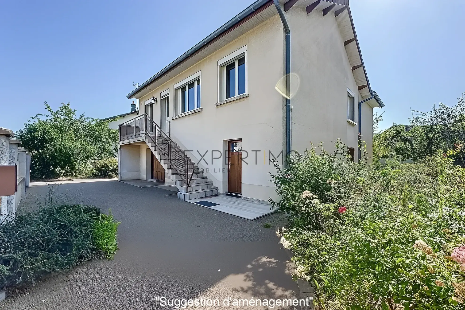 Maison familiale avec jardin en vente à Châtenoy-le-Royal, idéale pour famille, proche écoles et commerces 
