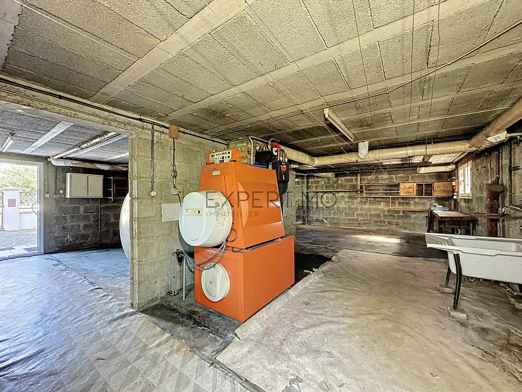 Maison familiale avec jardin en vente à Châtenoy-le-Royal, idéale pour famille, proche écoles et commerces 