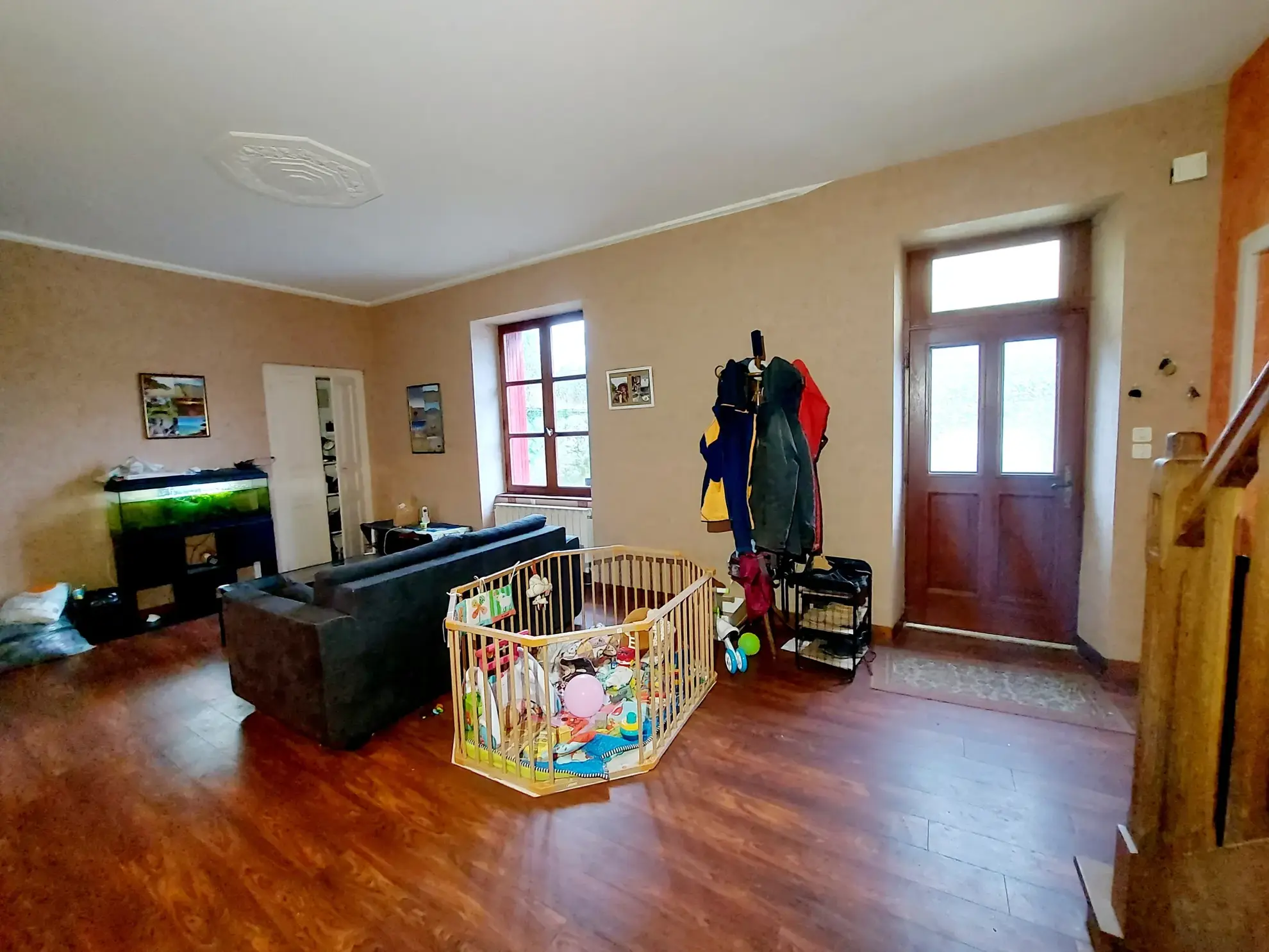 Grande maison avec dépendances, verger et espace naturel à Grazay 