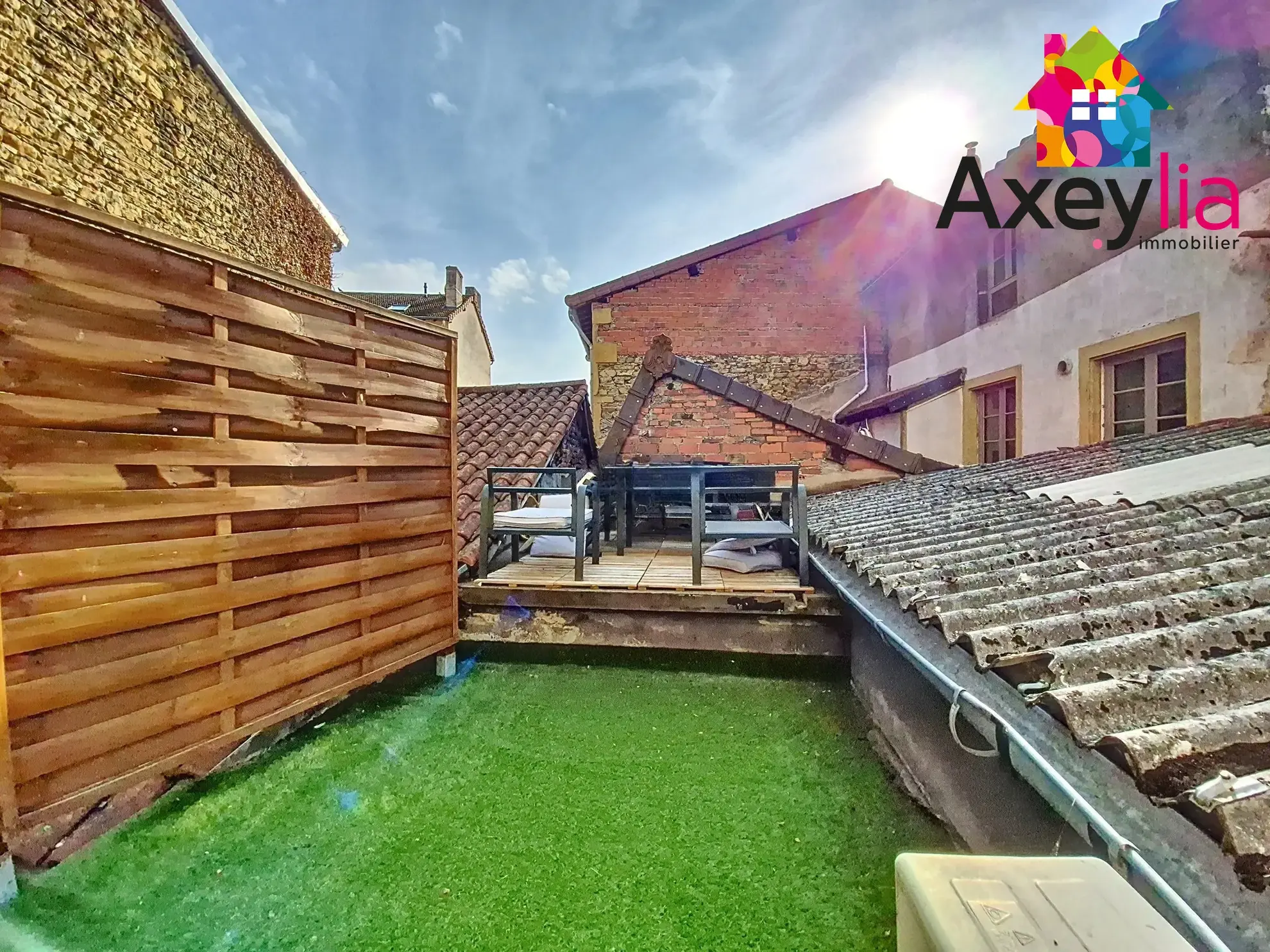 Maison 4 Chambres à Charlieu avec Cour Privative et Dépendance 