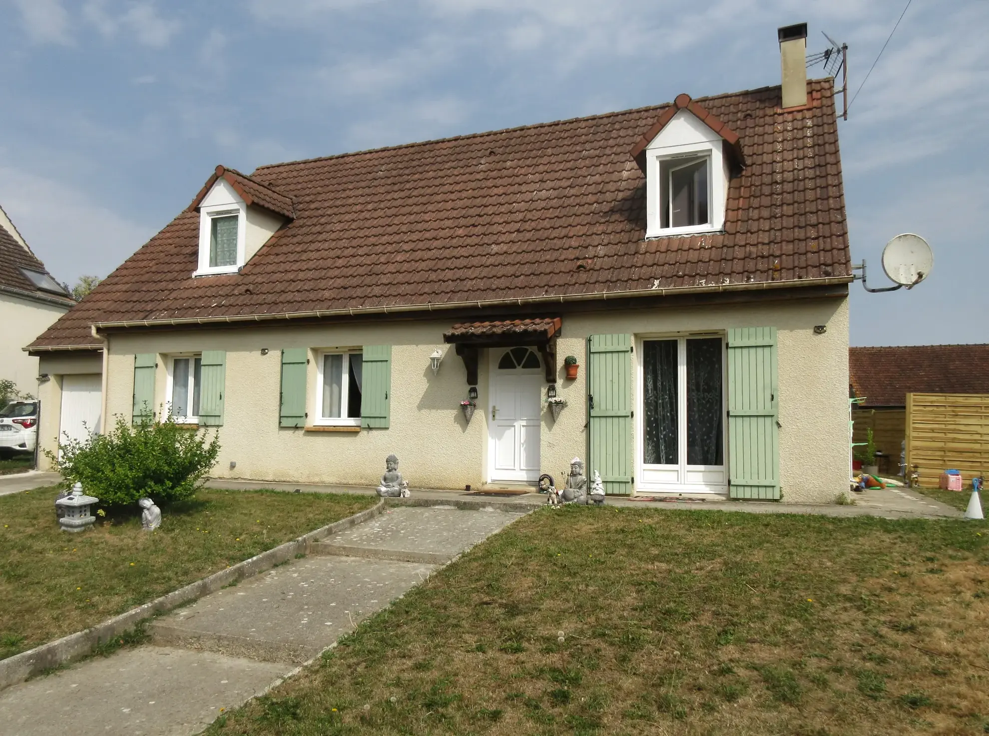 Belle maison 4 chambres avec garage et terrasse proche Coulommiers