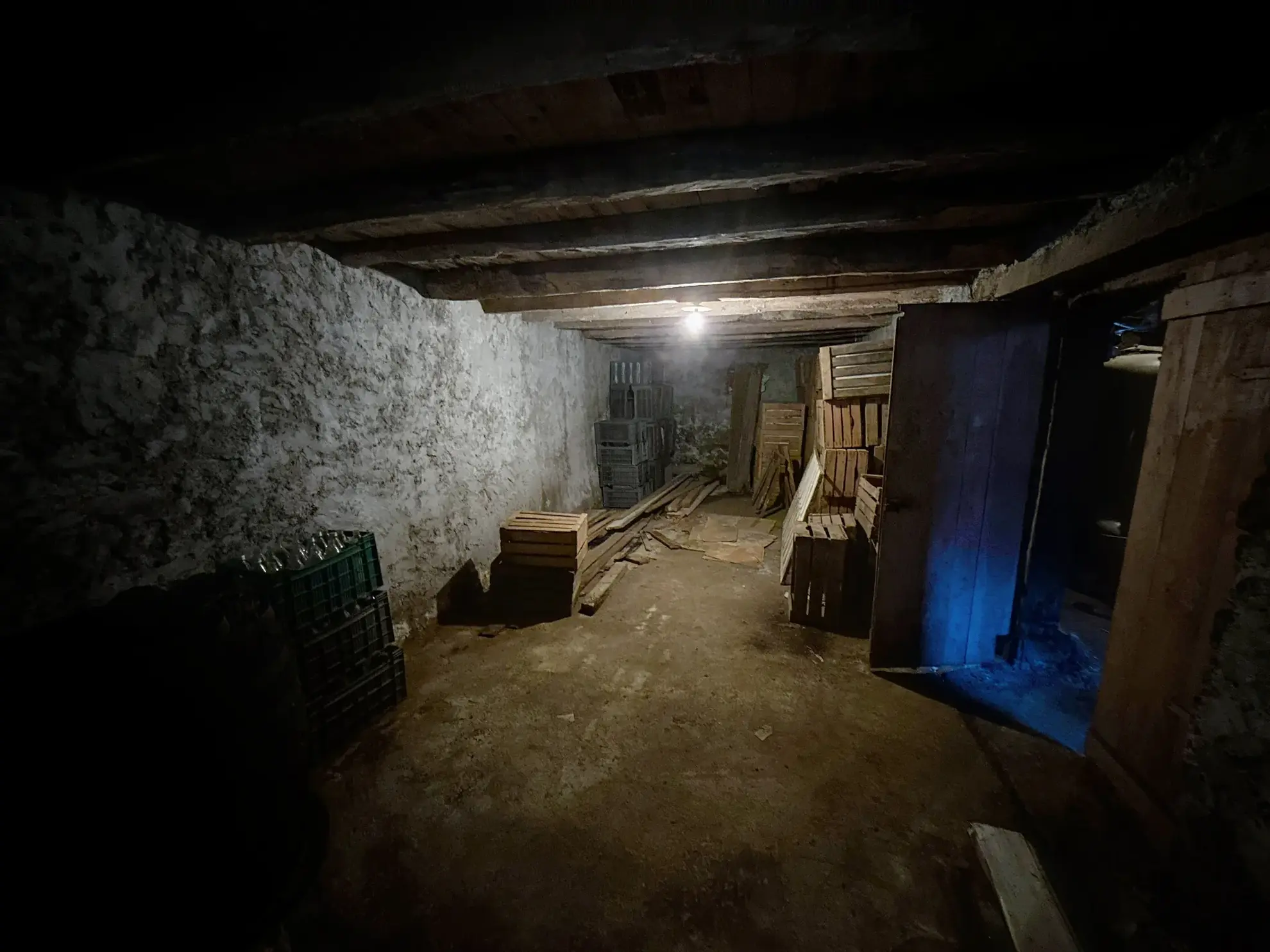 Maison de village à rénover avec fort potentiel à Saint-Didier-sous-Riverie (69440) 