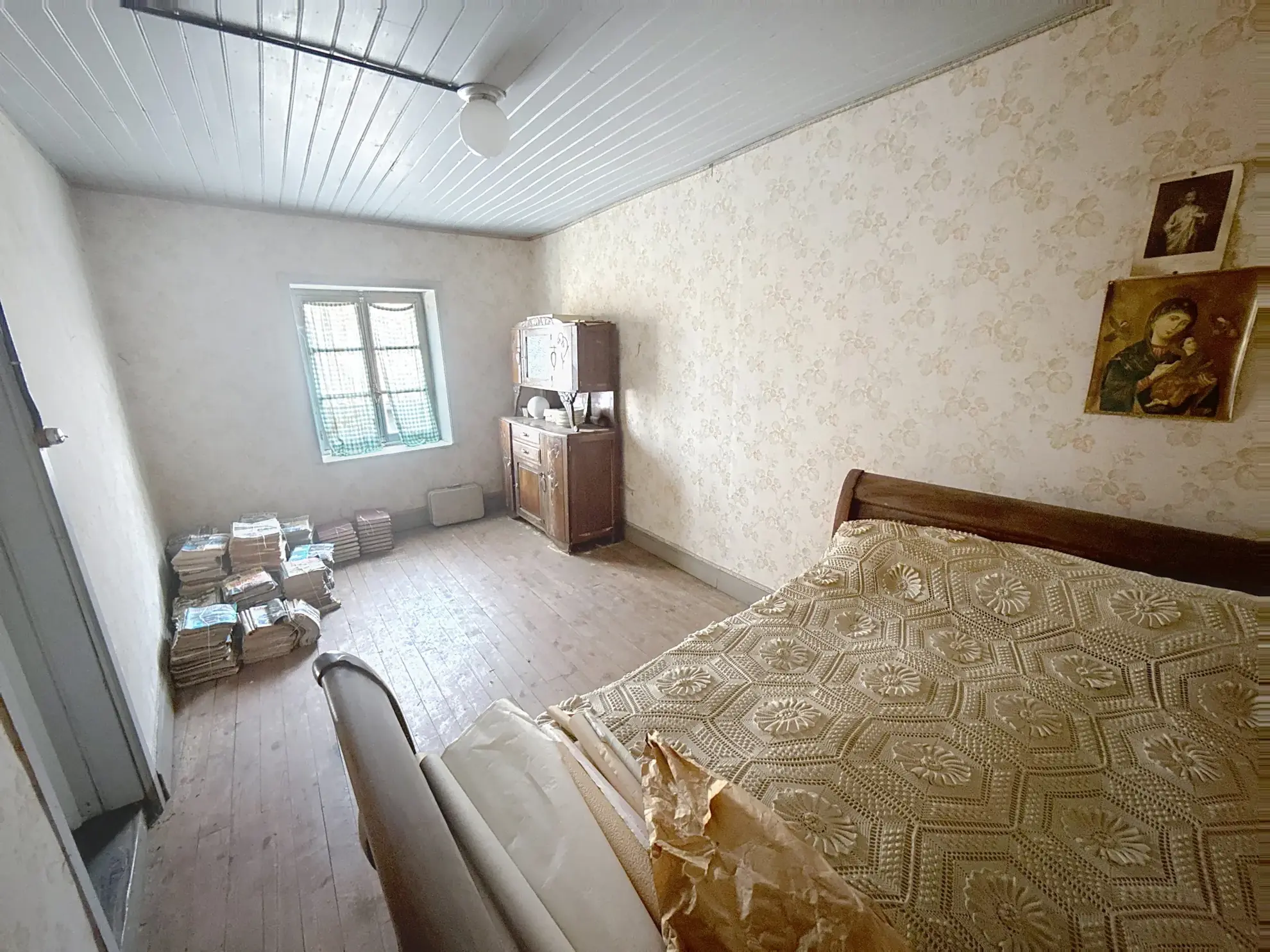 Maison de village à rénover avec fort potentiel à Saint-Didier-sous-Riverie (69440) 