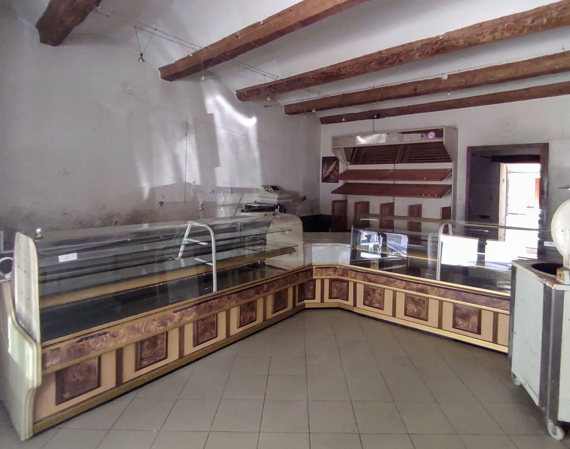 Ensemble immobilier mixte de 270 m² à Bessèges avec potentiel d’investissement 