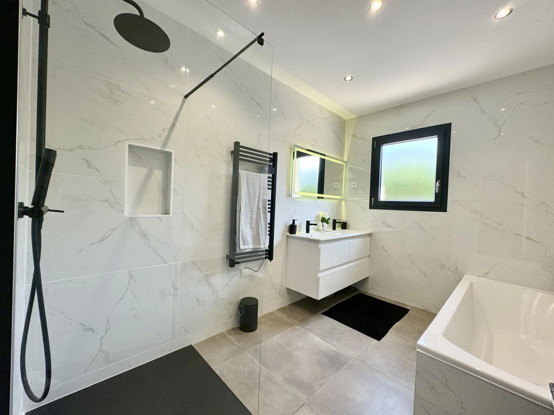 Maison familiale avec piscine à Montauban - 3 chambres, terrasse et jardin clos 