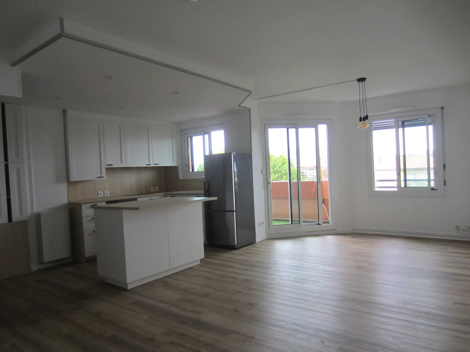 Appartement T4 rénové à Toulouse avec balcon et vue dégagée