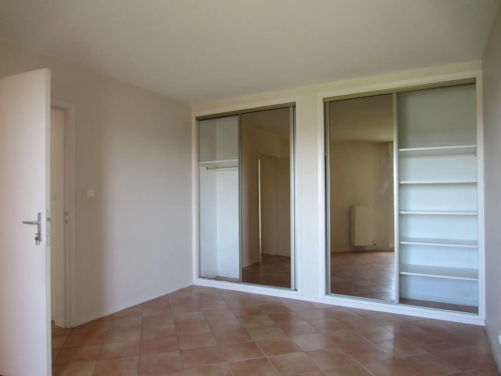 Appartement T4 rénové à Toulouse avec balcon et vue dégagée 