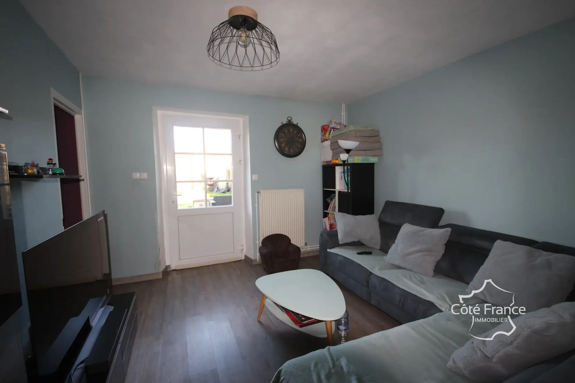 Maison familiale en pierre à Givet avec terrain et dépendance dans un environnement calme 