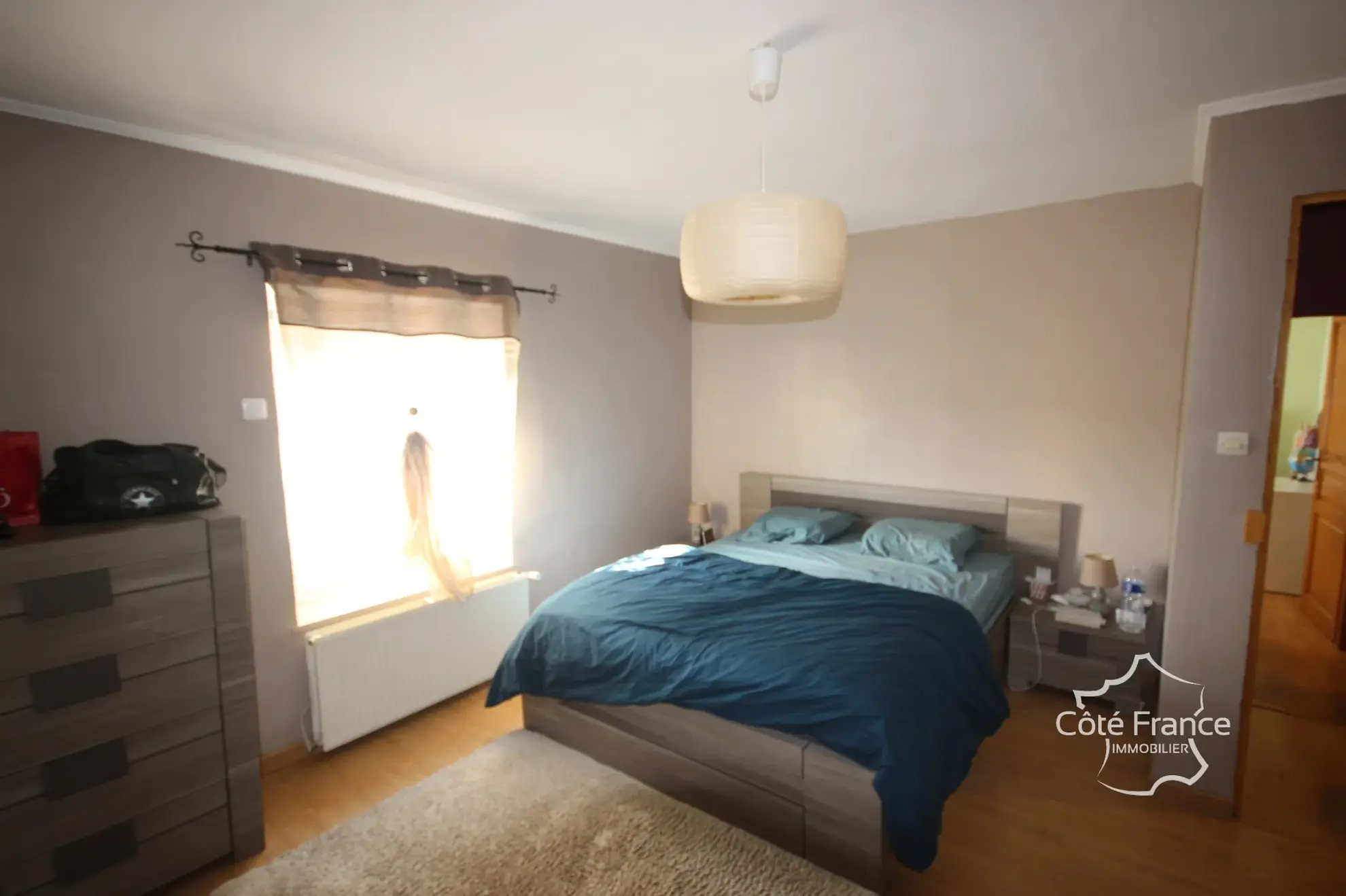 Maison familiale en pierre à Givet avec terrain et dépendance dans un environnement calme 