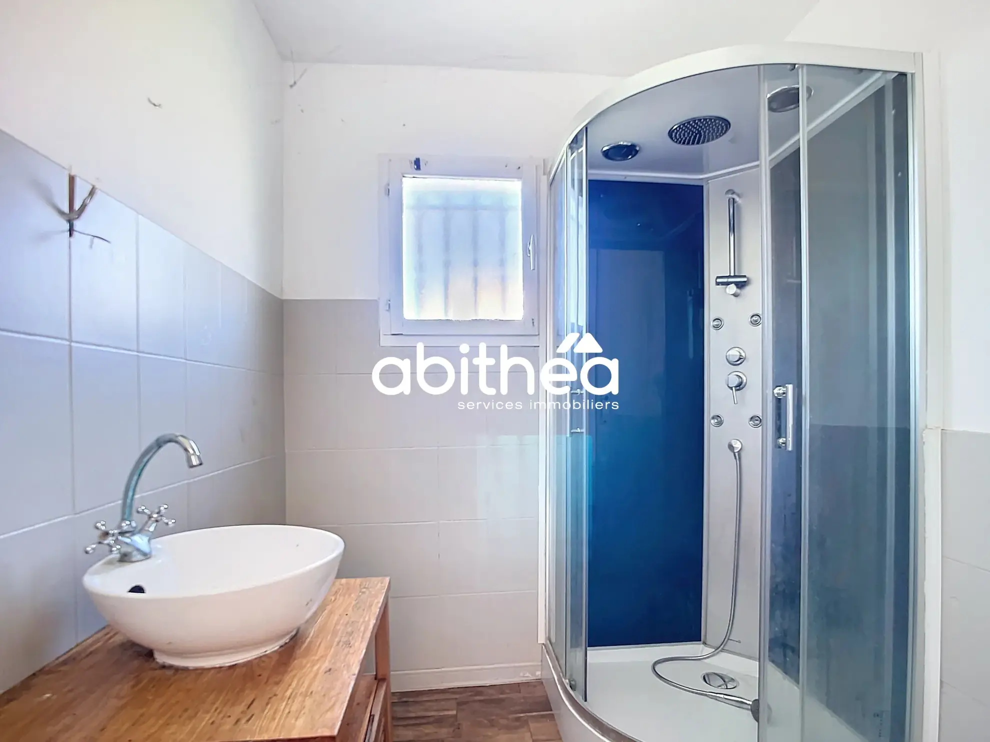 Ensemble de deux maisons à Béziers avec grand terrain - Investissement et potentiel 