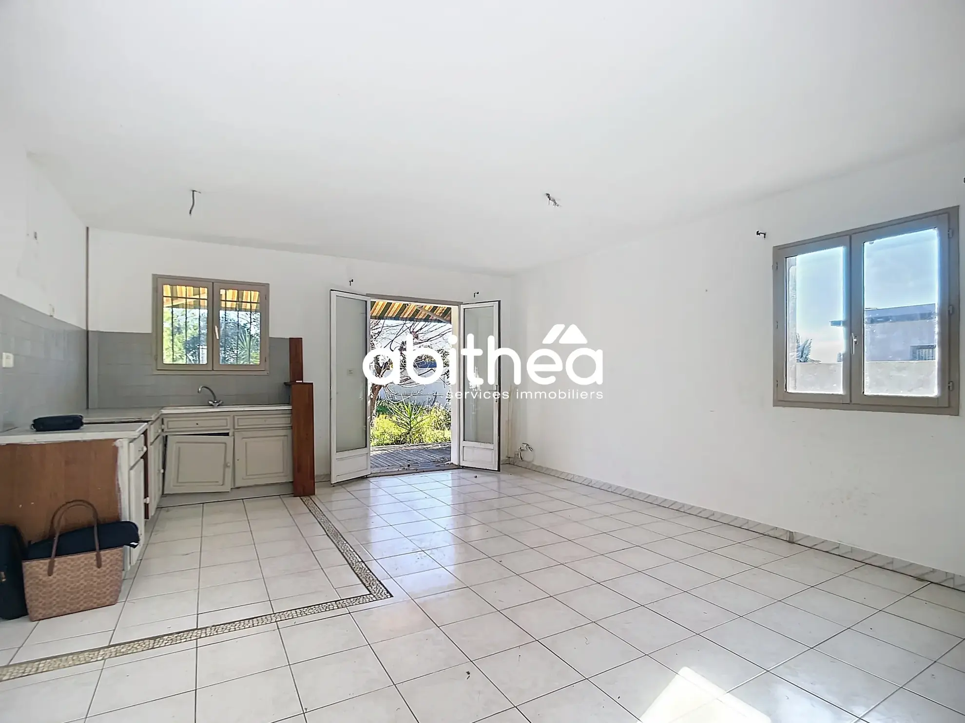 Ensemble de deux maisons à Béziers avec grand terrain - Investissement et potentiel 