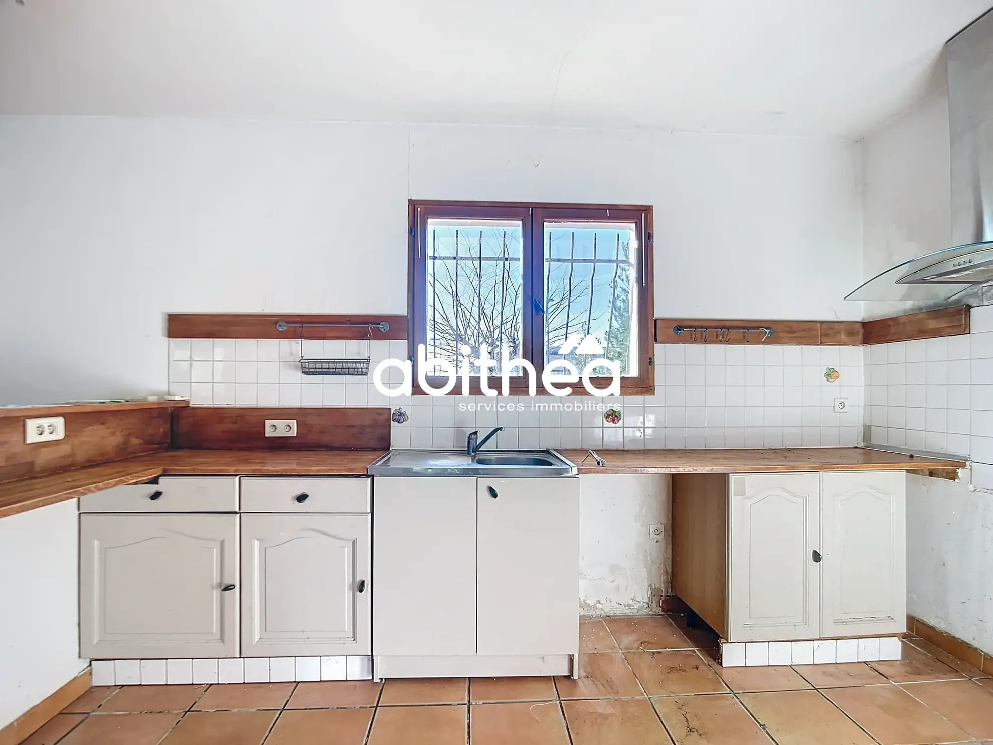 Ensemble de deux maisons à Béziers avec grand terrain - Investissement et potentiel 