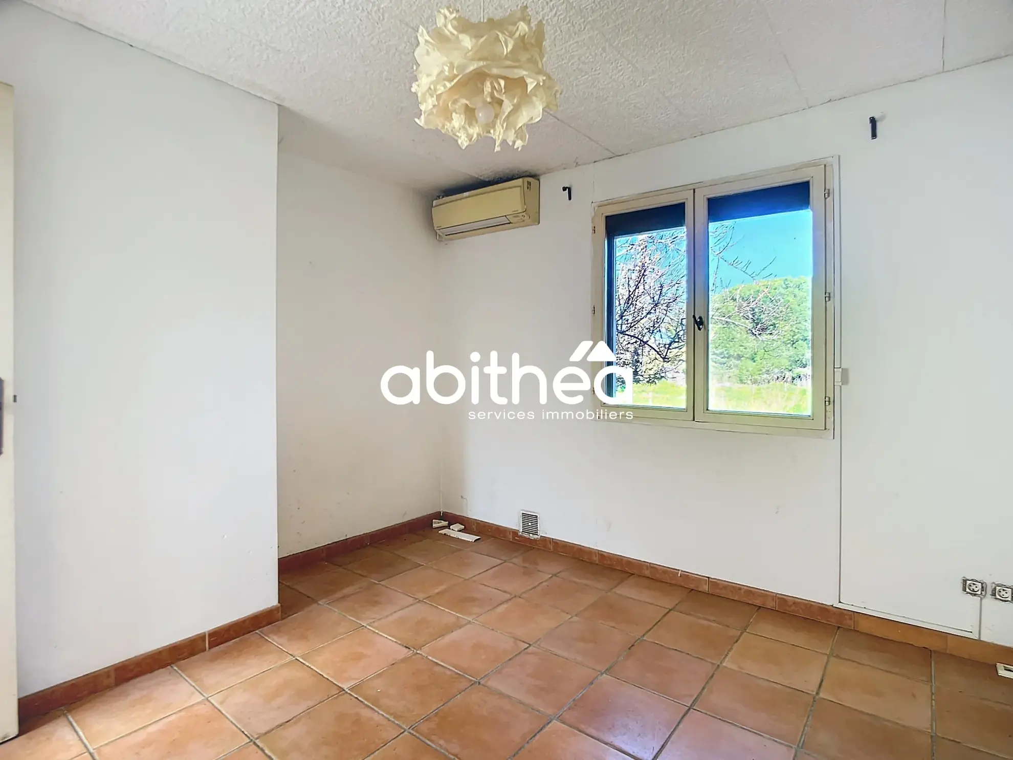 Ensemble de deux maisons à Béziers avec grand terrain - Investissement et potentiel 