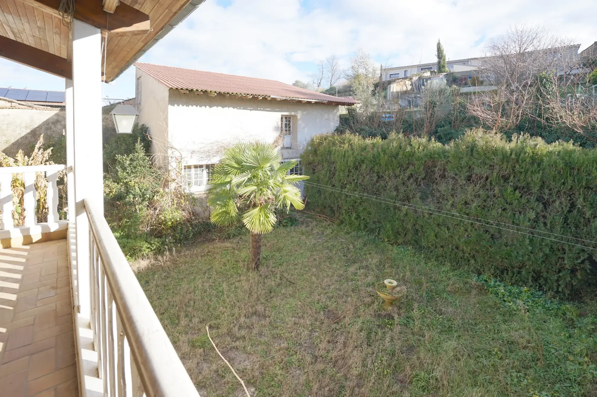 Maison à vendre à Albon avec potentiel de rénovation et grand espace intérieur 
