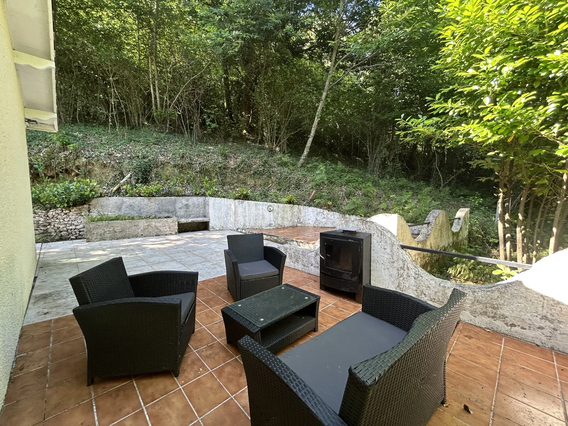 Maison à vendre à Gan - 68 m² avec terrain boisé et dépendance 