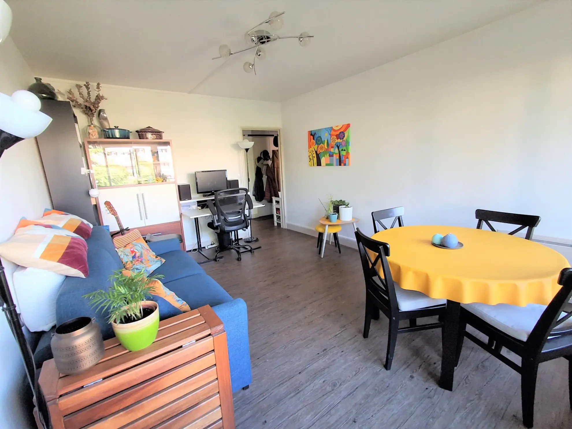 Appartement 4 pièces lumineux avec balcon, parking et proximité des bords de Marne à Chennevières-sur-Marne 