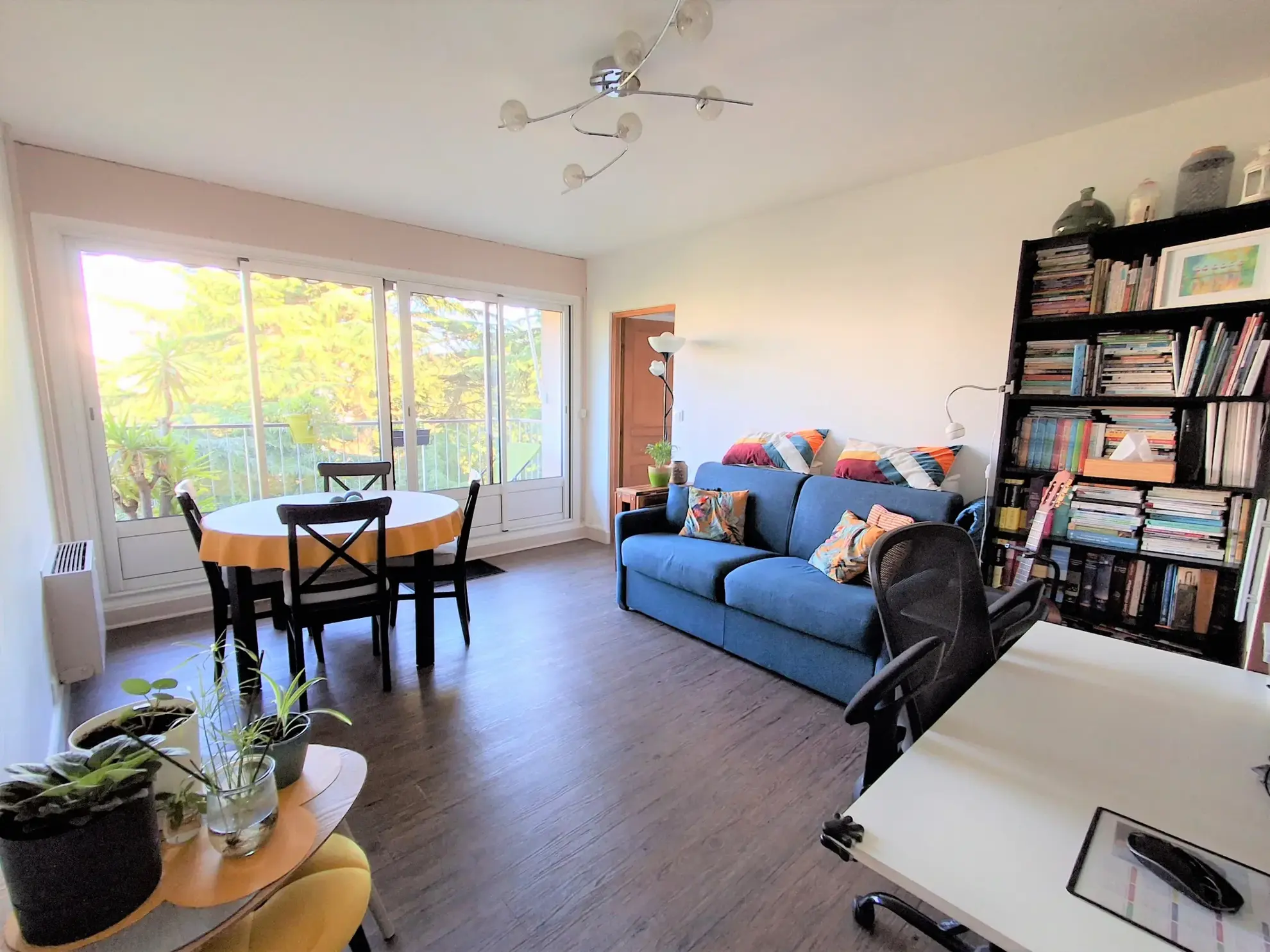 Appartement 4 pièces lumineux avec balcon, parking et proximité des bords de Marne à Chennevières-sur-Marne