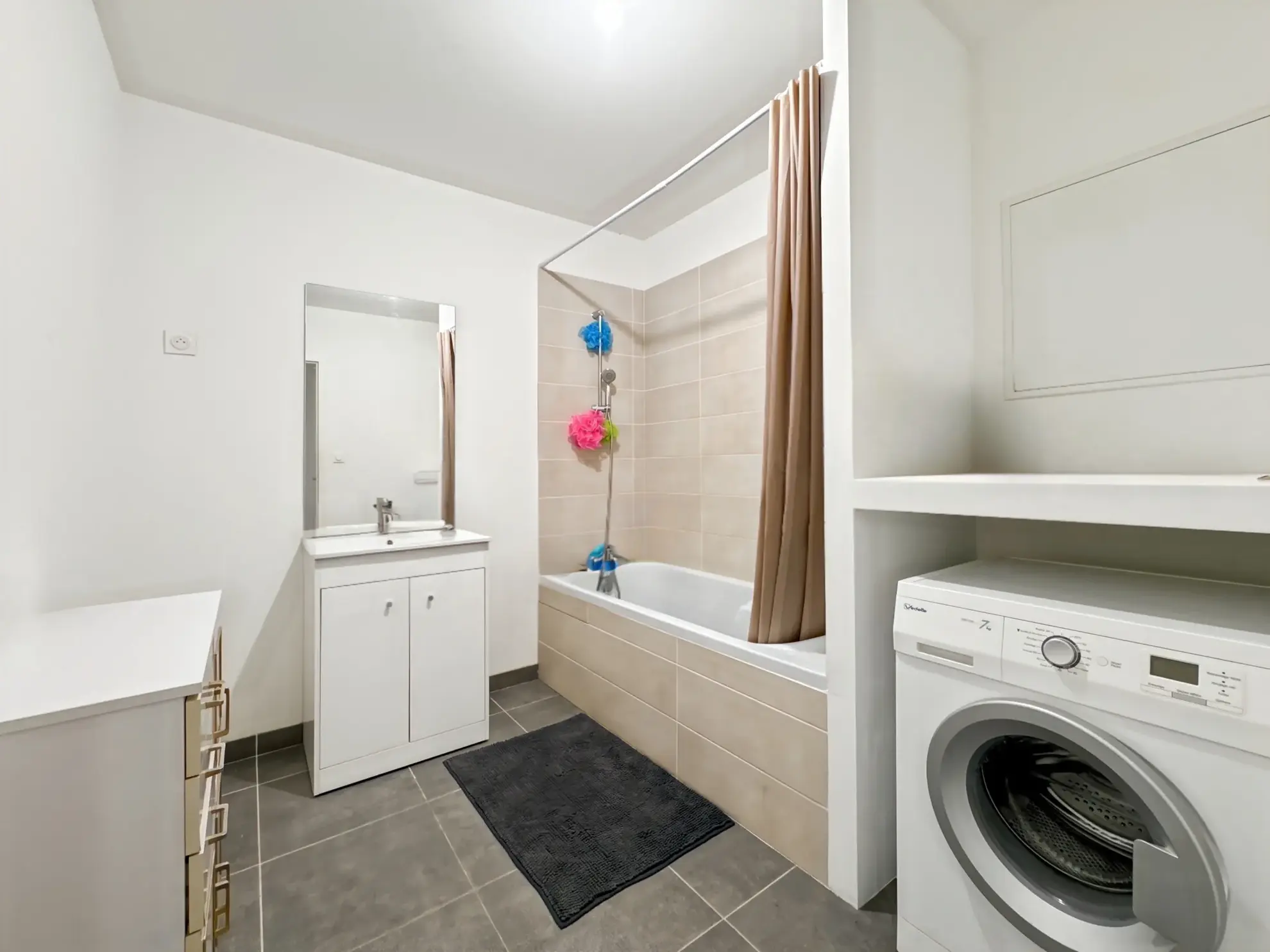 Maison lumineuse avec jardin et vue dégagée à Saint-Jean-de-Thurigneux 