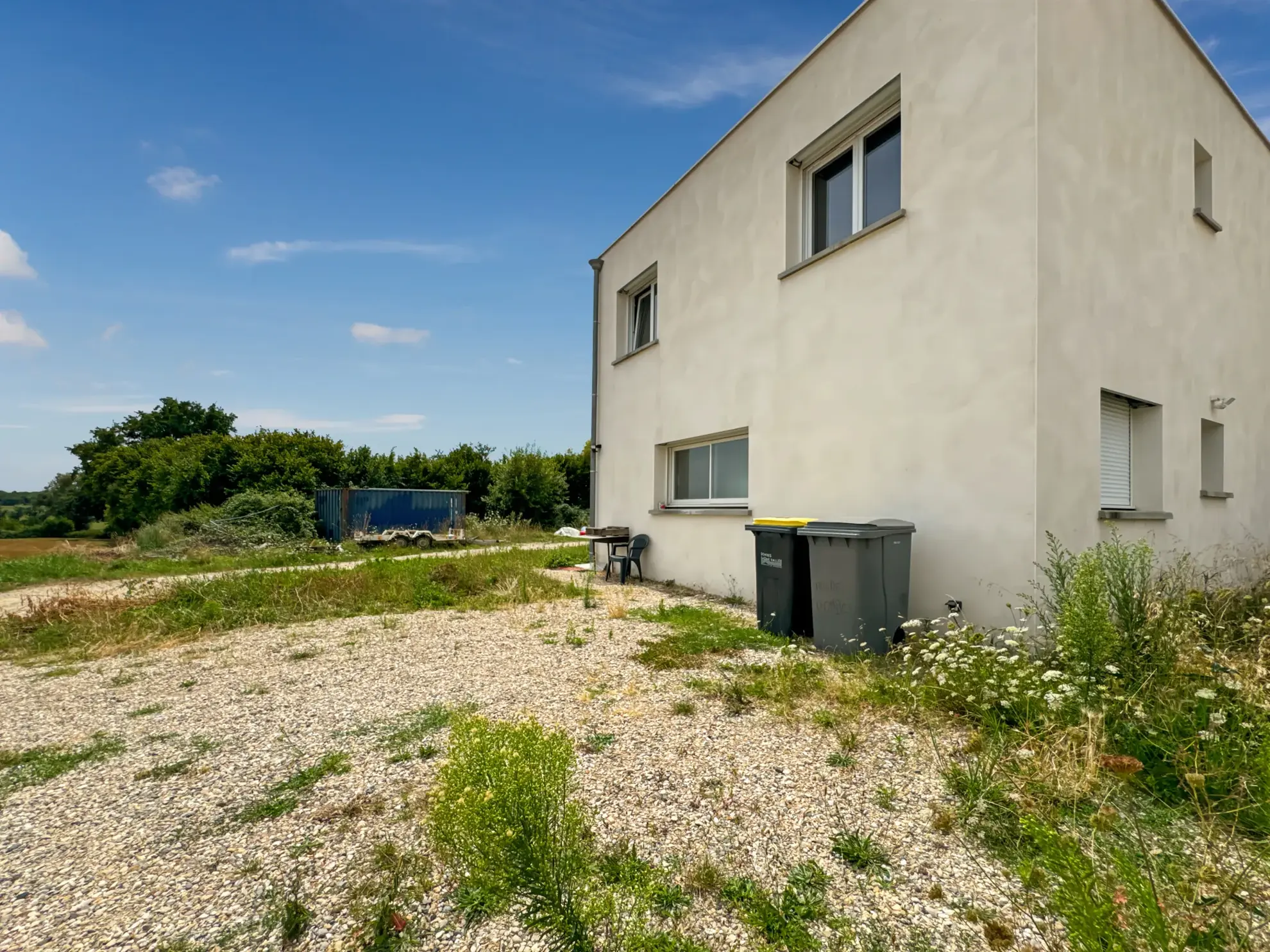 Maison lumineuse avec jardin et vue dégagée à Saint-Jean-de-Thurigneux 