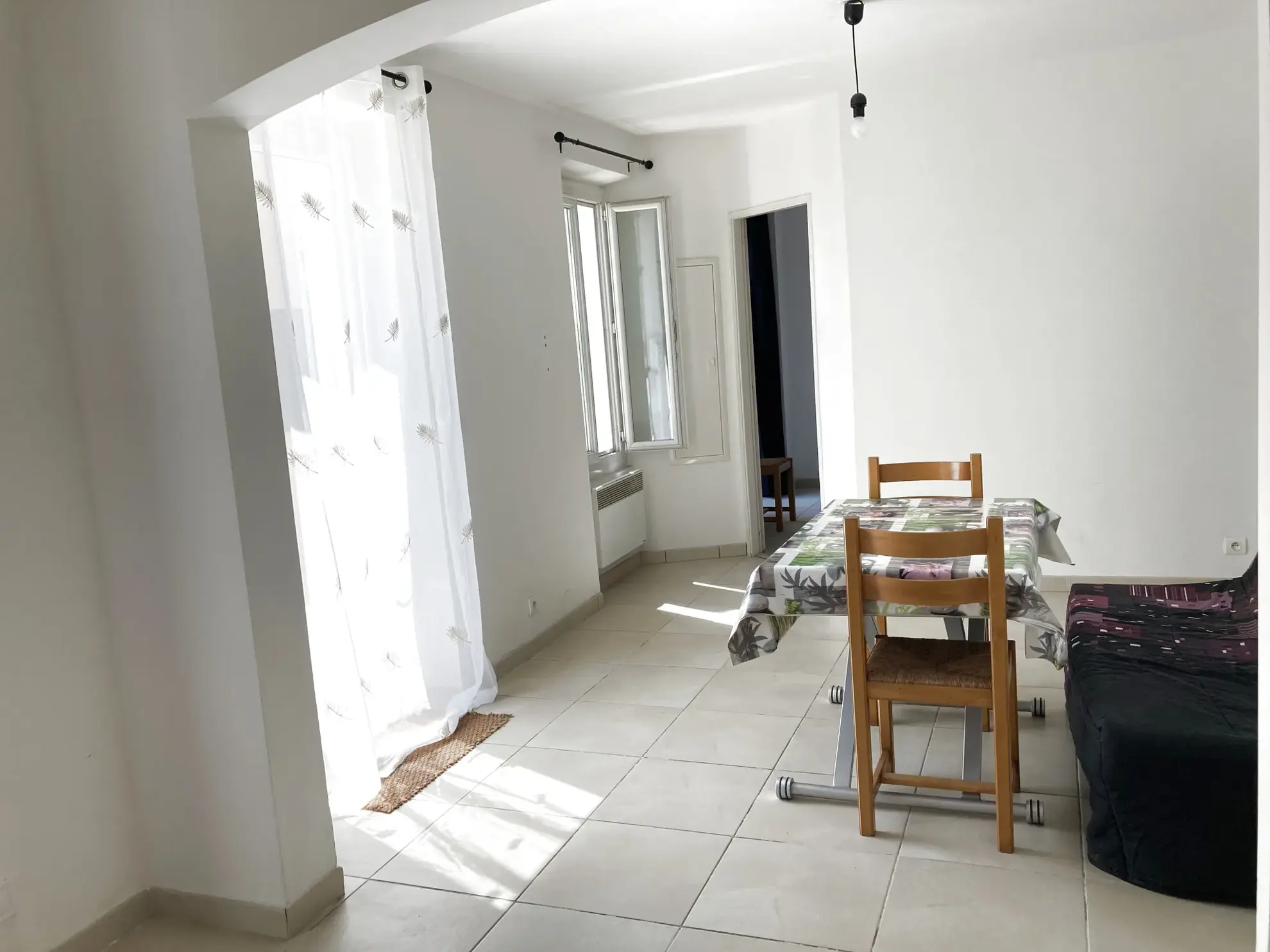 Appartement T2 en rez-de-chaussée avec terrasse et parking à Six Fours les plages 