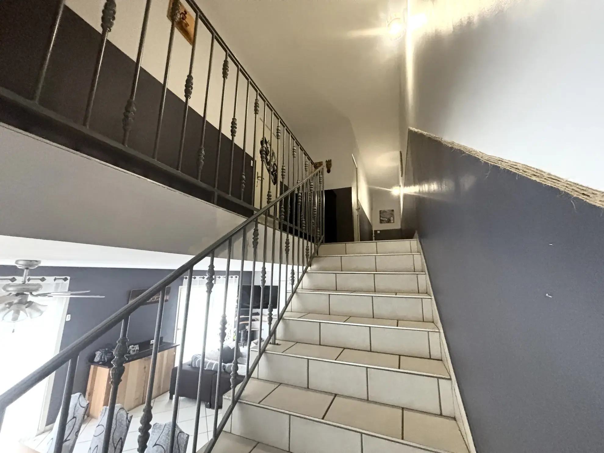 Achat maison à Montcarra de 161 m² avec terrain et parking 