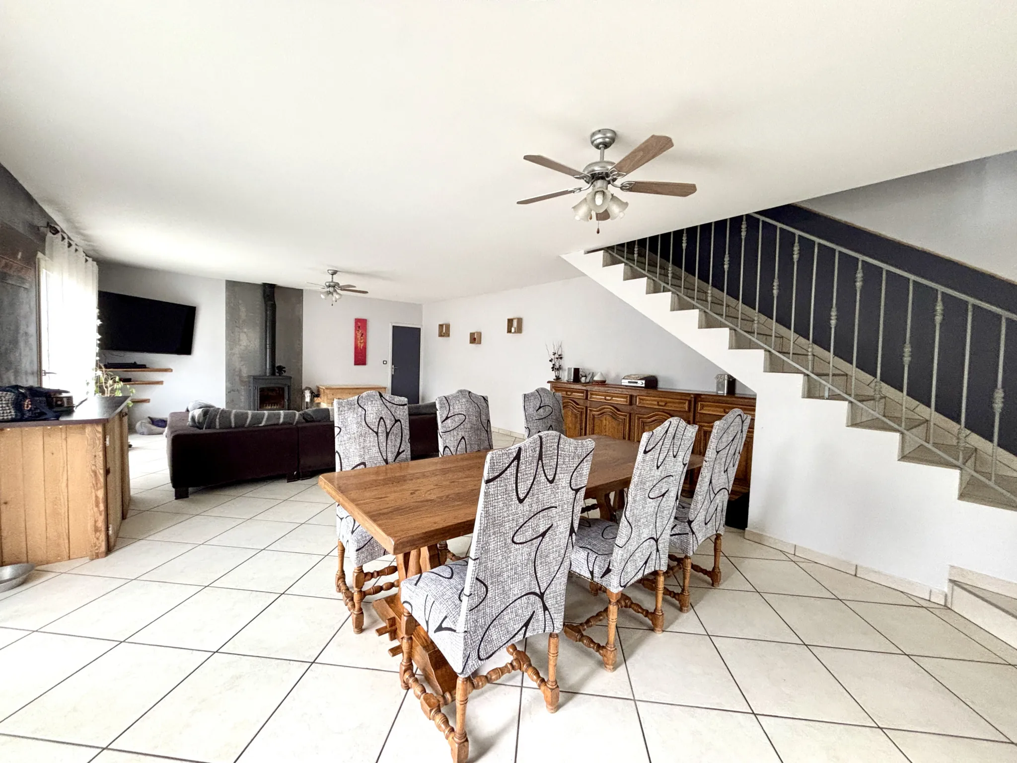 Achat maison à Montcarra de 161 m² avec terrain et parking 