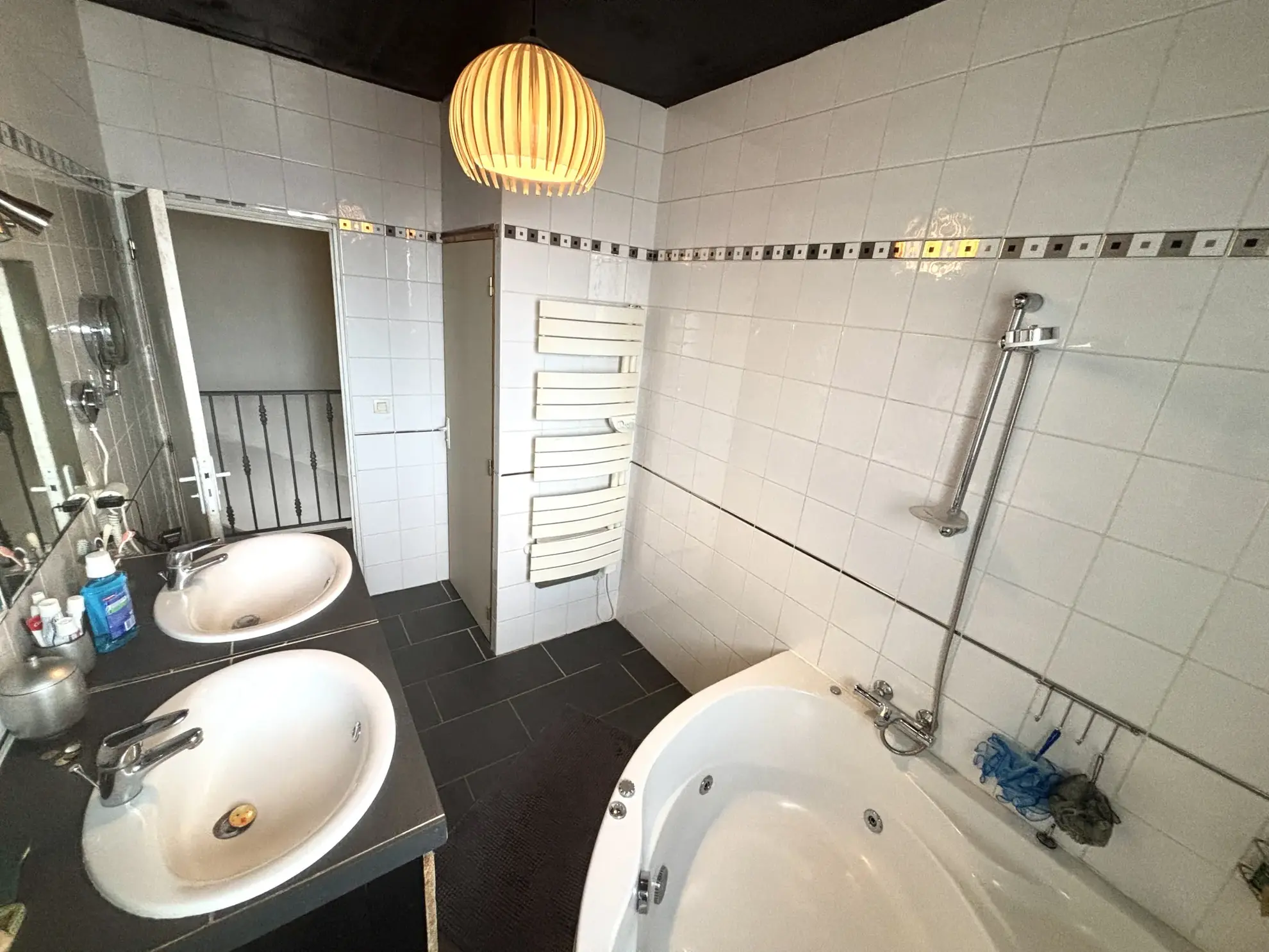 Achat maison à Montcarra de 161 m² avec terrain et parking 