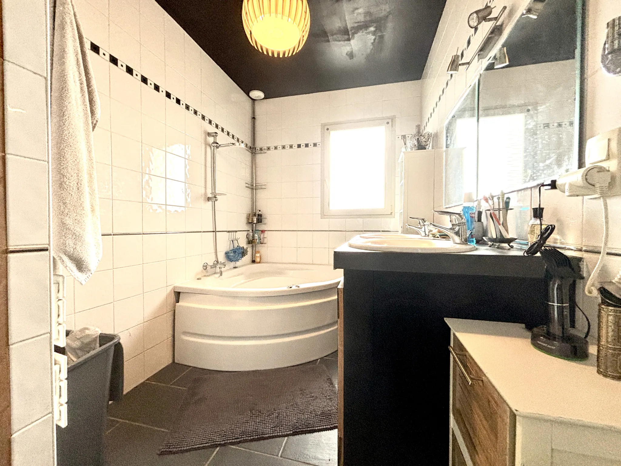 Achat maison à Montcarra de 161 m² avec terrain et parking 