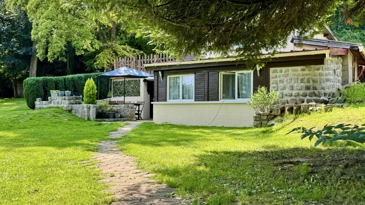 Maison individuelle avec terrain de 1890 m² en bord de Marne à Armentières-en-Brie 